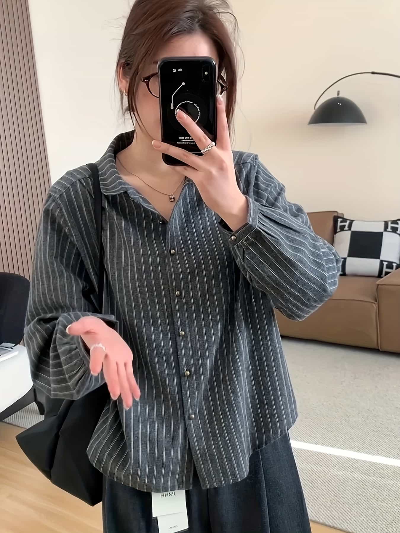 【全店30％OFF引き換え証】【レトロ好いたらしい】縞模様プルオーバー レディース 長袖 起毛 フランネルプルオーバー 桃素はだ風 トップ トップス 襟付き添い人 前食い違い 羽織り ゆるプルオーバー 厚地の外套大きさ ビッグ影ぼうし ゆったり 体型押しかぶせる 着痩せ 割れ易い押し出し 縦縞