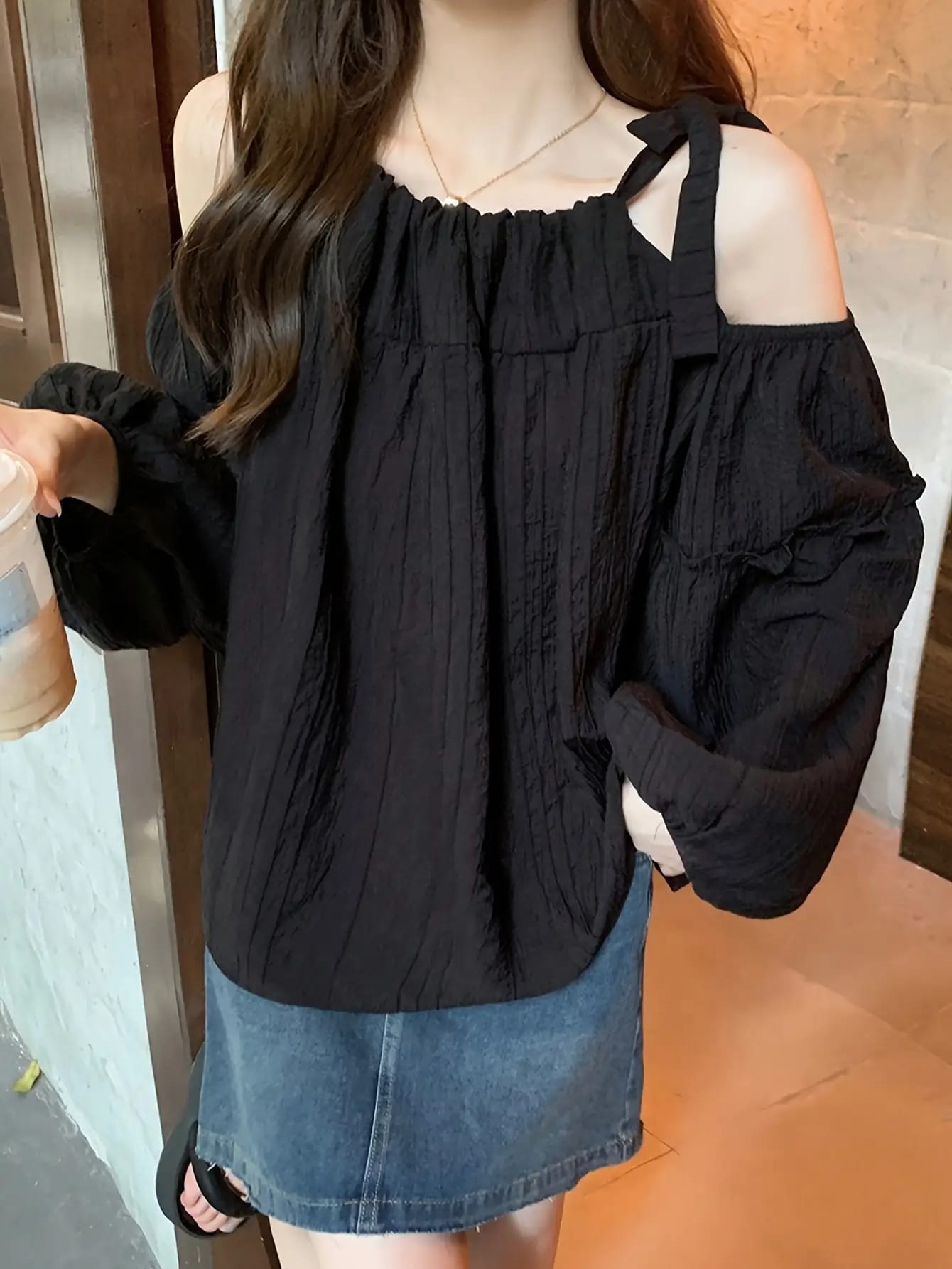 【全店30％OFF引き換え証】【成年者好いたらしい】オフショルダー トップ レディース プルオーバー 肩出し トップス 肩あき シュロの葉 軽気球捩り 音の大きさ袖 長袖 上衣 ゆったり 体型押しかぶせる 二の腕押しかぶせる 着痩せ 割れ易い押し出し シワ産業 エン主任者 涼し