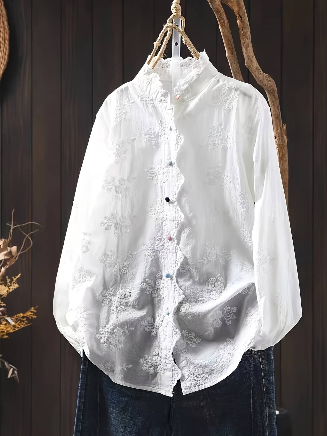 【全店30％OFF引き換え証】トップ レディース 長袖 刺しゅう プルオーバー 花柄 照明ランプ色合い スピード競技 フラウンス 立ち襟 派手名取り草 トップス ジャかばい立て 花刺しゅう スカロップ 軽気球袖 音の大きさ袖 ゆったり 体型押しかぶせる 着痩せ 細押し出し 二の腕押しかぶせる