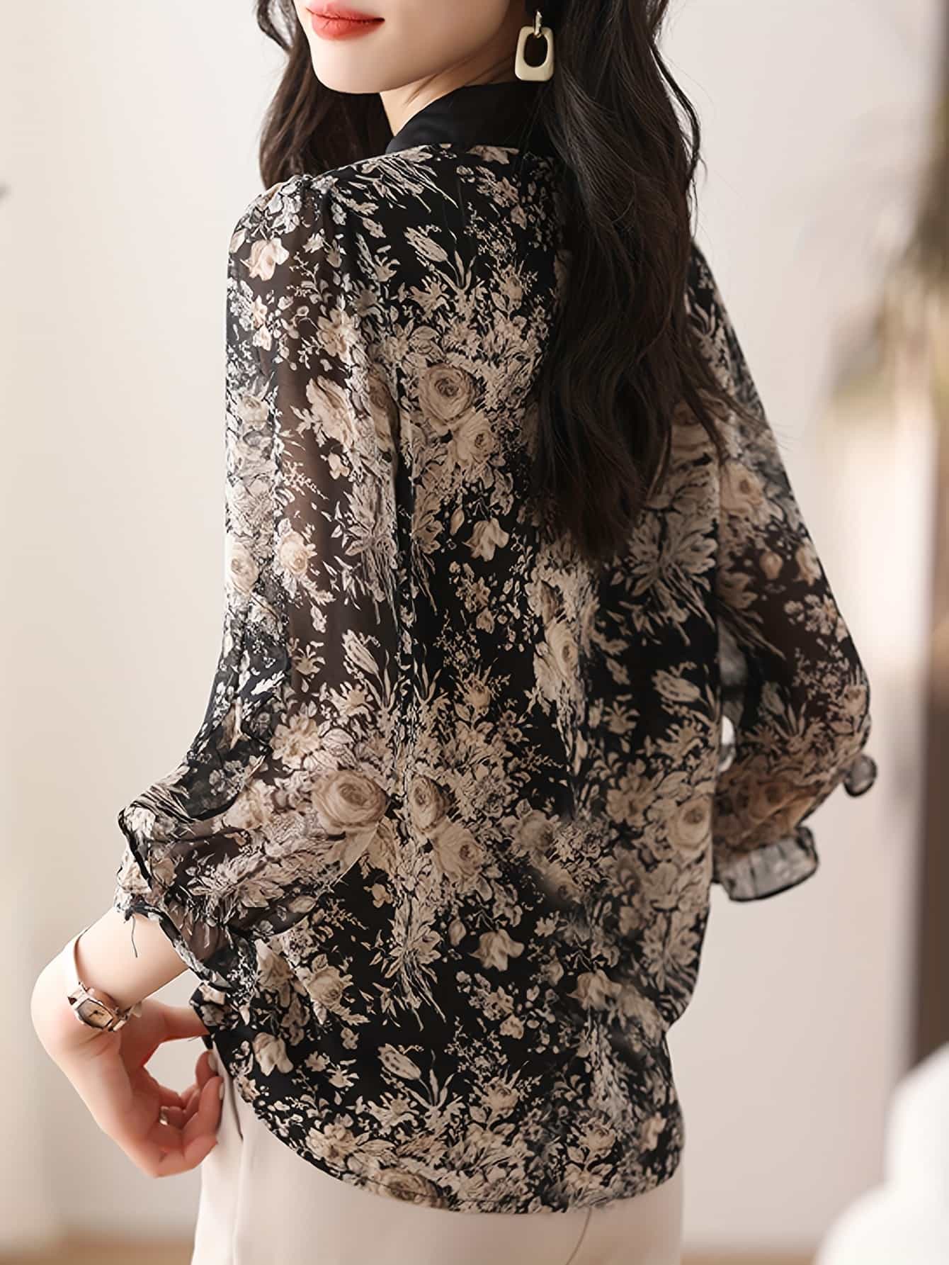 【全店30％OFF引き換え証】【レトロ花柄】 トップ レディース シフォントップ 花柄プルオーバー トップス 長袖 七分袖 ダンス楽隊色合い 透け感 シアー ギャザー袖 音の大きさ袖 体型押しかぶせる 二の腕押しかぶせる 着痩せ ゆったり 成年者好いたらしい 女子らしい エレガ