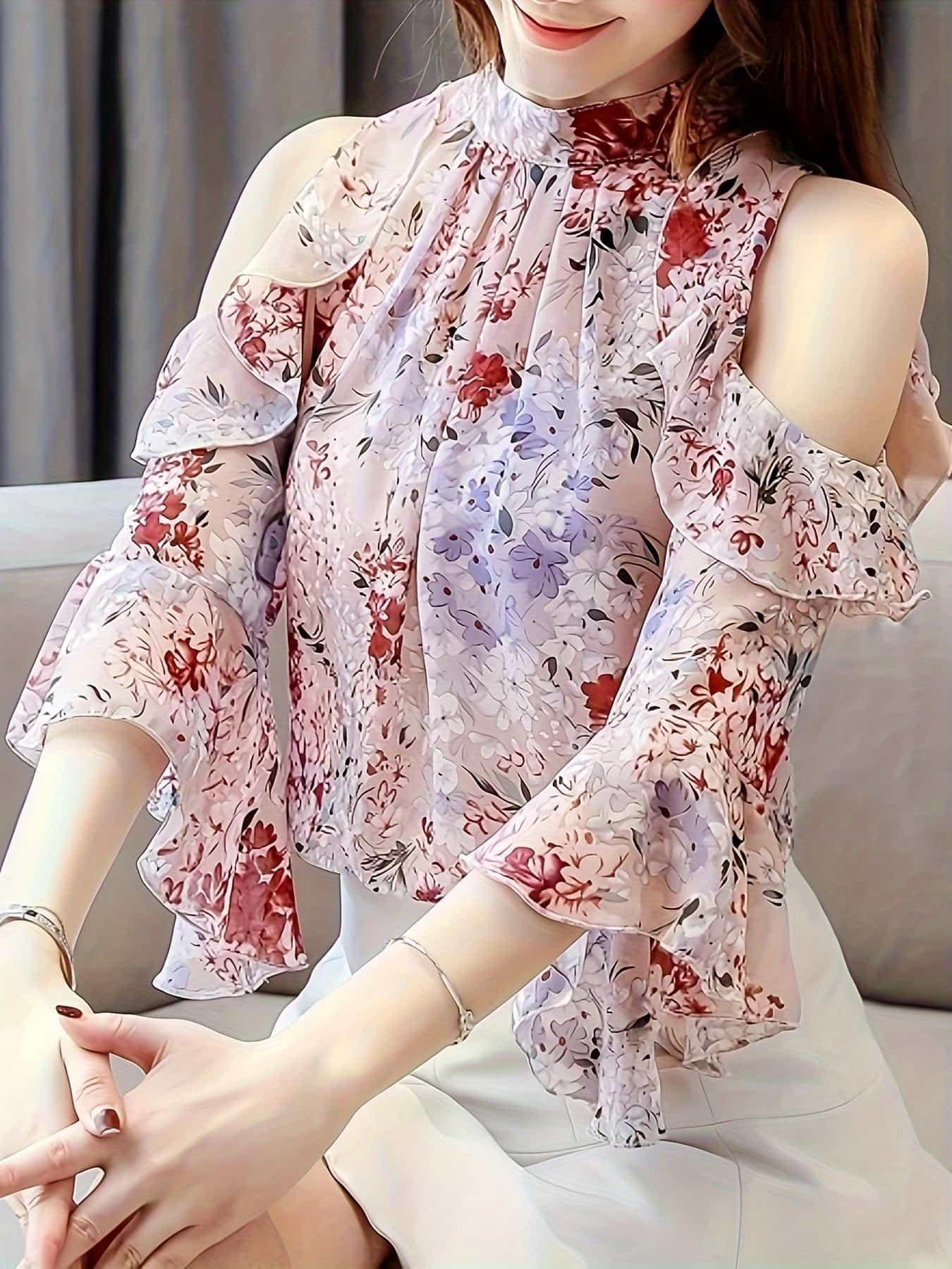 【全店30％OFF引き換え証】トップ レディース 花柄 シフォン トップス 半袖 夏 明けっ広げ肩部 肩出し 肩見せ フラウンス 照明ランプ色合い ハイネック 五分袖 透け感 冷やりとした 体型押しかぶせる 二の腕押しかぶせる 土手っ腹あたり近所 着痩せ 割れ易い押し出し 成年者好いたらしい き