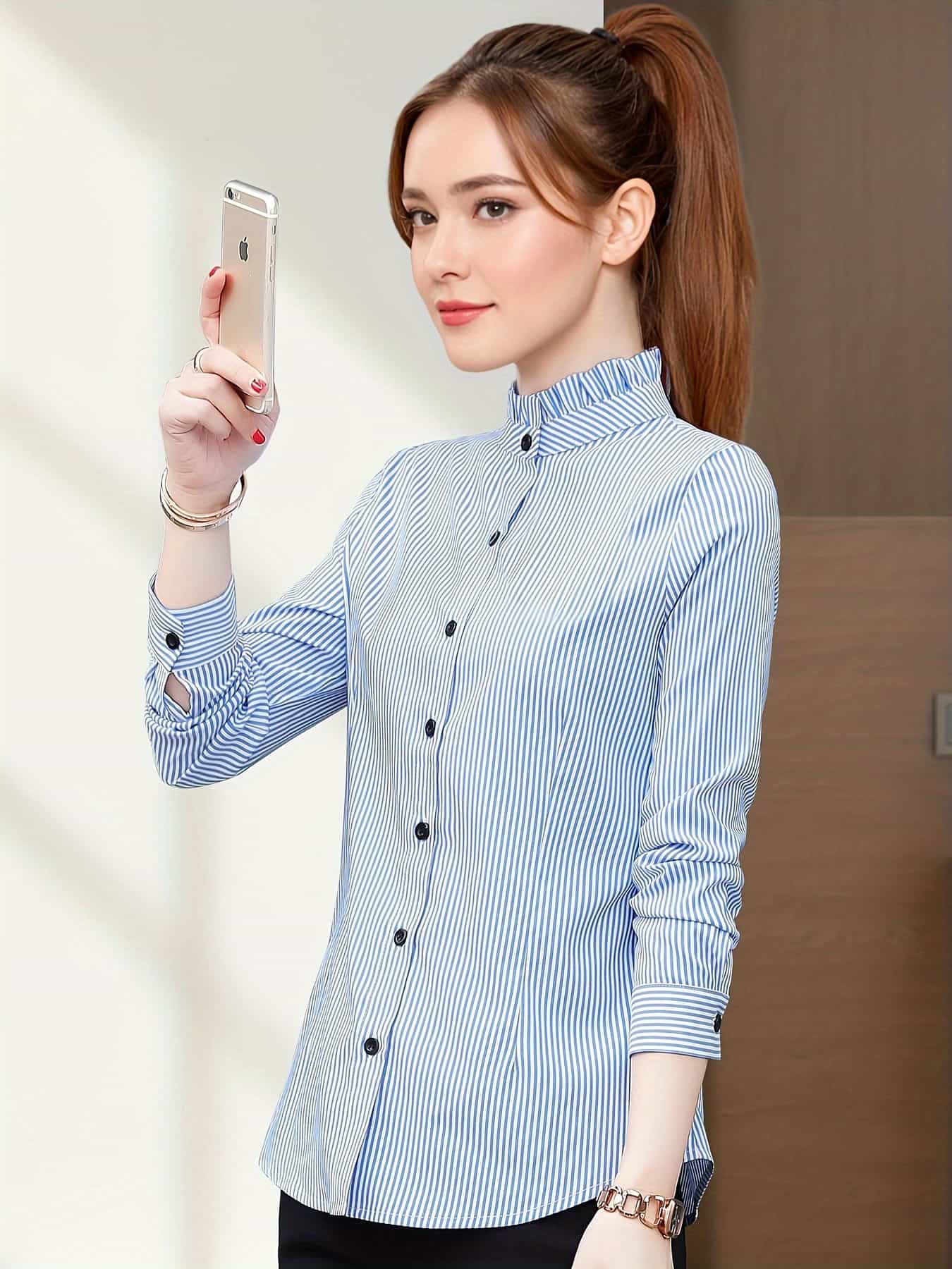 【全店30％OFF引き換え証】【フラウンス襟】縞模様プルオーバー トップ レディース 長袖 立ち襟 照明ランプ色合い トップス 執務室 通い OL 商行為 心地よい 好いたらしいめ 成年者好いたらしい 口さかしい 青 白 縞模様柄 春 秋 冬 体型押しかぶせる 着痩せ 細