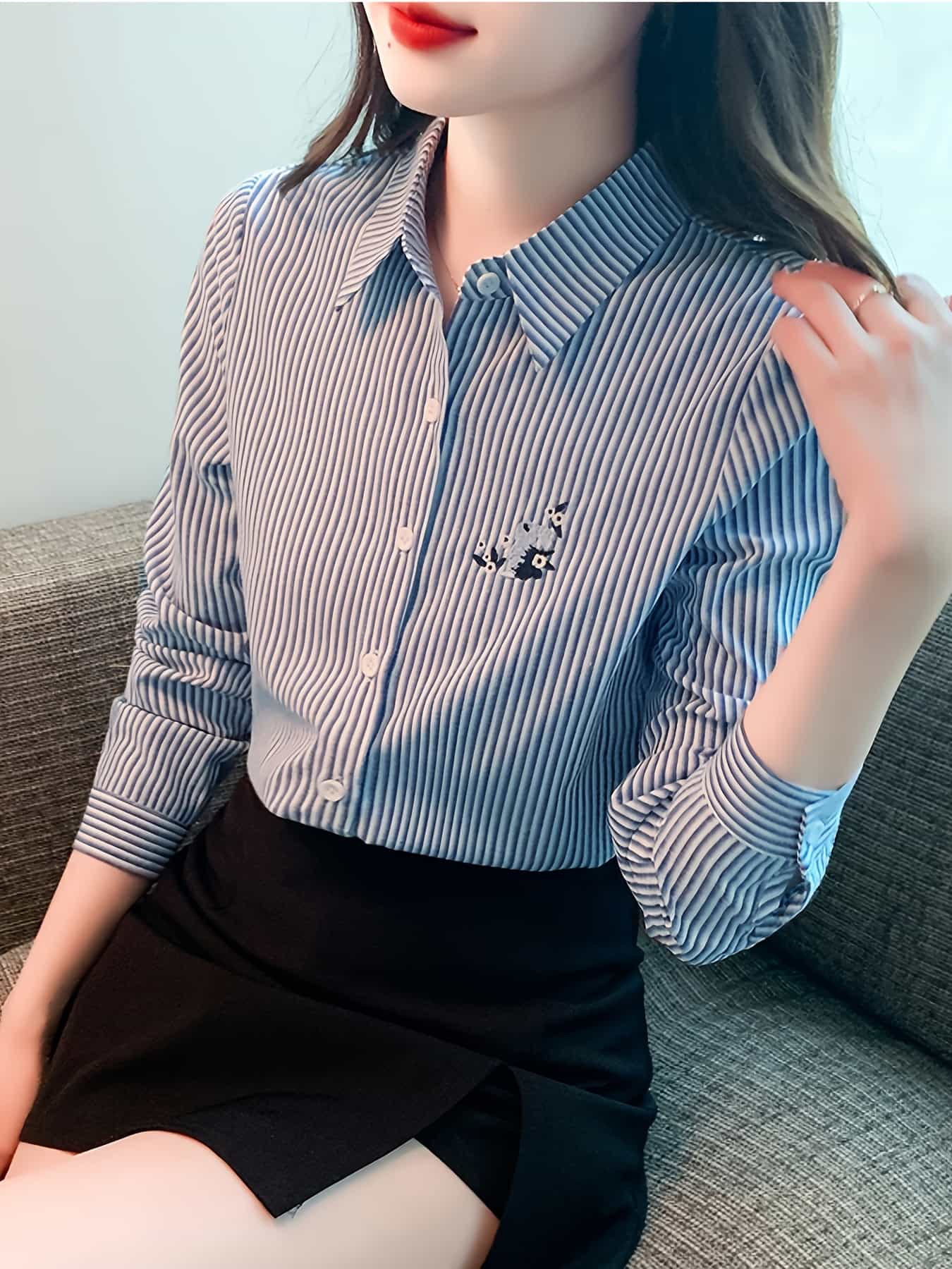 【全店30％OFF引き換え証】縞模様 プルオーバー レディース 長袖 トップ 事務服 執務室 通い 好いたらしいめ 心地よい トップス 前食い違い 名取り草 襟付き添い人 ワンポイント 刺しゅう 縞飾りつけ 縞模様柄 体型押しかぶせる 着痩せ 細押し出し 20代 30代 40代