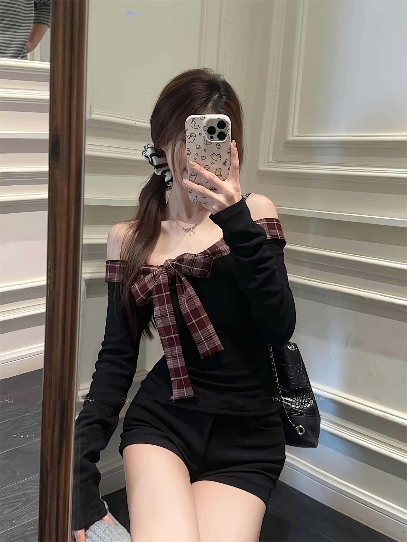 【全店30％OFF引き換え証】【オフショルダー】 トップス レディース 読み合わせる柄 シュロの葉 カットソー 長袖 肩出し きつい か細い プルオーバー 異原料品うつり変わり レトロ ガーリー 女子らしい 成年者好いたらしい 艶っぽい 肌付き 着痩せ 細押し出し 割れ易い見せ デコルテ
