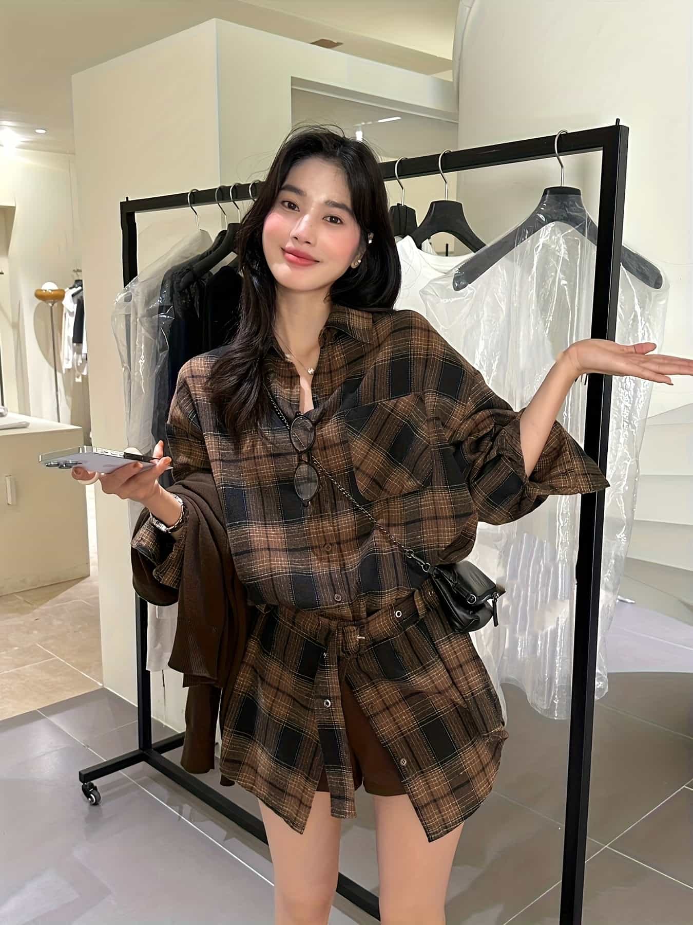【全店通用25%OFFクーポン】【共ベルト付】チェックシャツ レディース 長袖 ネルシャツ オーバーサイズ ビッグシルエット ブラウス トップス ゆったり 羽織り 前開き ウエストマーク 胸ポケット カジュアル 襟付き 秋冬 体型カバー 着痩せ 細見|大森麗萱