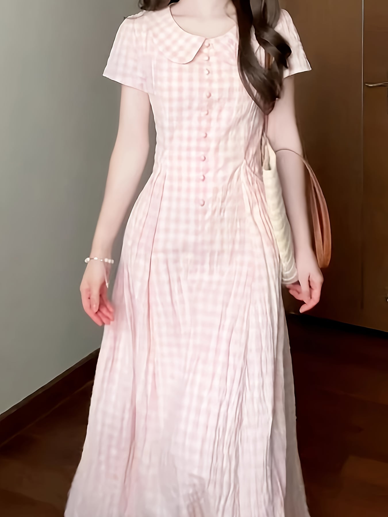 【全店通用25％OFFクーポン】【レトロ可愛い】ギンガムチェックワンピースレディースロングワンピースマキシワンピース半袖襟付き丸襟飾りボタンピンク新作春夏秋大人可愛いきれいめフェミニンガーリー体型カバー着痩せ細見えウエストマ｜大森麗萱
