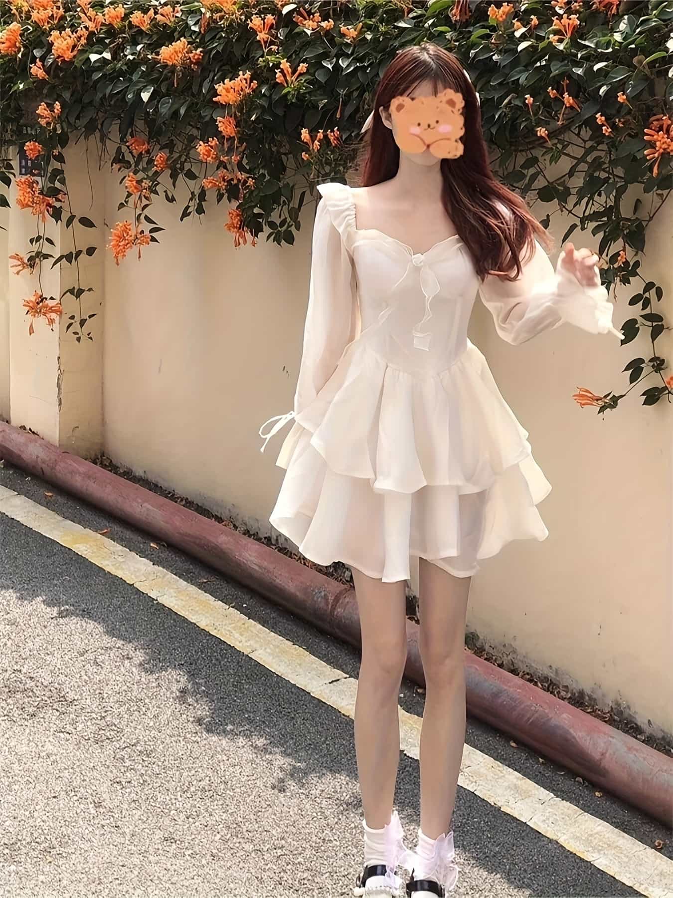 【今日このごろ制限事項、超買得30％OFF引き換え証、2度潮合い皆無】【フレンチガーリー】ミニ衣装 白 白いこと ティアード フラウンス 姫系 ワンピ 酉の方角目じるし 細押し出し 着痩せ 体型押しかぶせる 脚長 美脚 音の大きさ袖 シアー 透け感 清楚 好いたらしい 成年者可愛