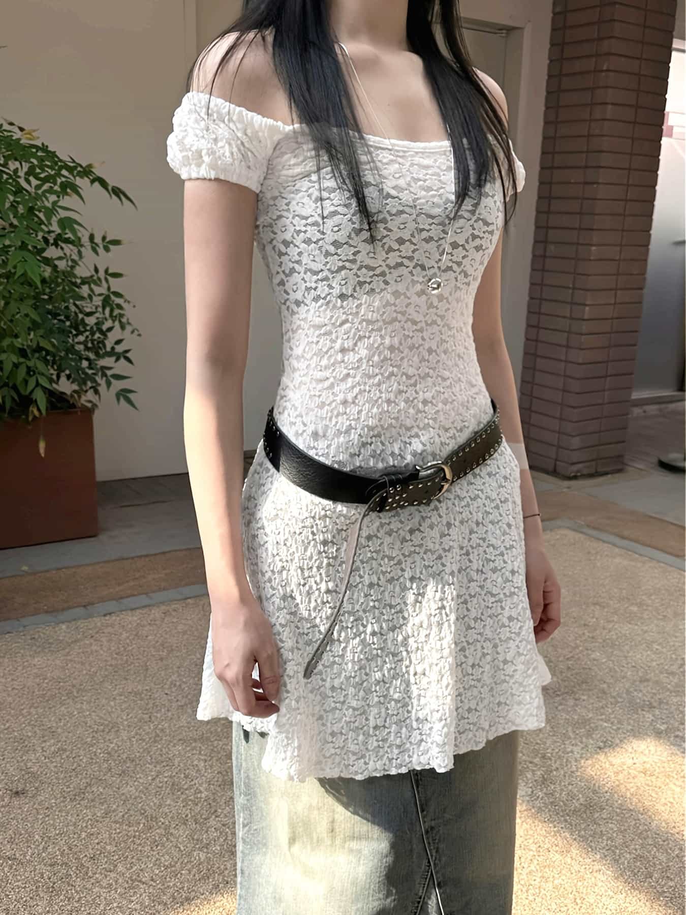 【今日このごろ押さえる、超買得30％OFF引き換え証、2度潮どき皆無】【Ｙ２Ｋ流行り】衣裳 レディース スピード競技 表着 シアー 透け感 オフショルダー 肩出し 半袖 Ａ伝達ルート ミニ衣裳 膝上丈 トップス Ｔシャツワンピ きつい か細い 着痩せ