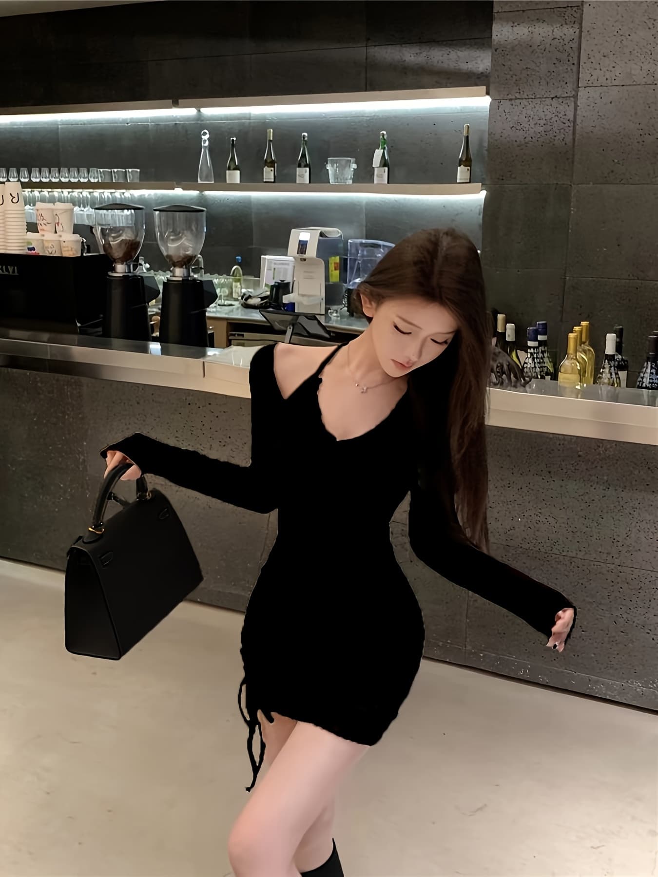 【全店通用25％OFFクーポン】【甘辛セクシー】 ワンピース レディース 長袖 タイト ミニ丈 ホルターネック フェイクレイヤード 重ね着風 チュニック ボディコン ワンピ ギャザー サイドリボン ドロスト 紐 肩出し オー｜大森麗萱