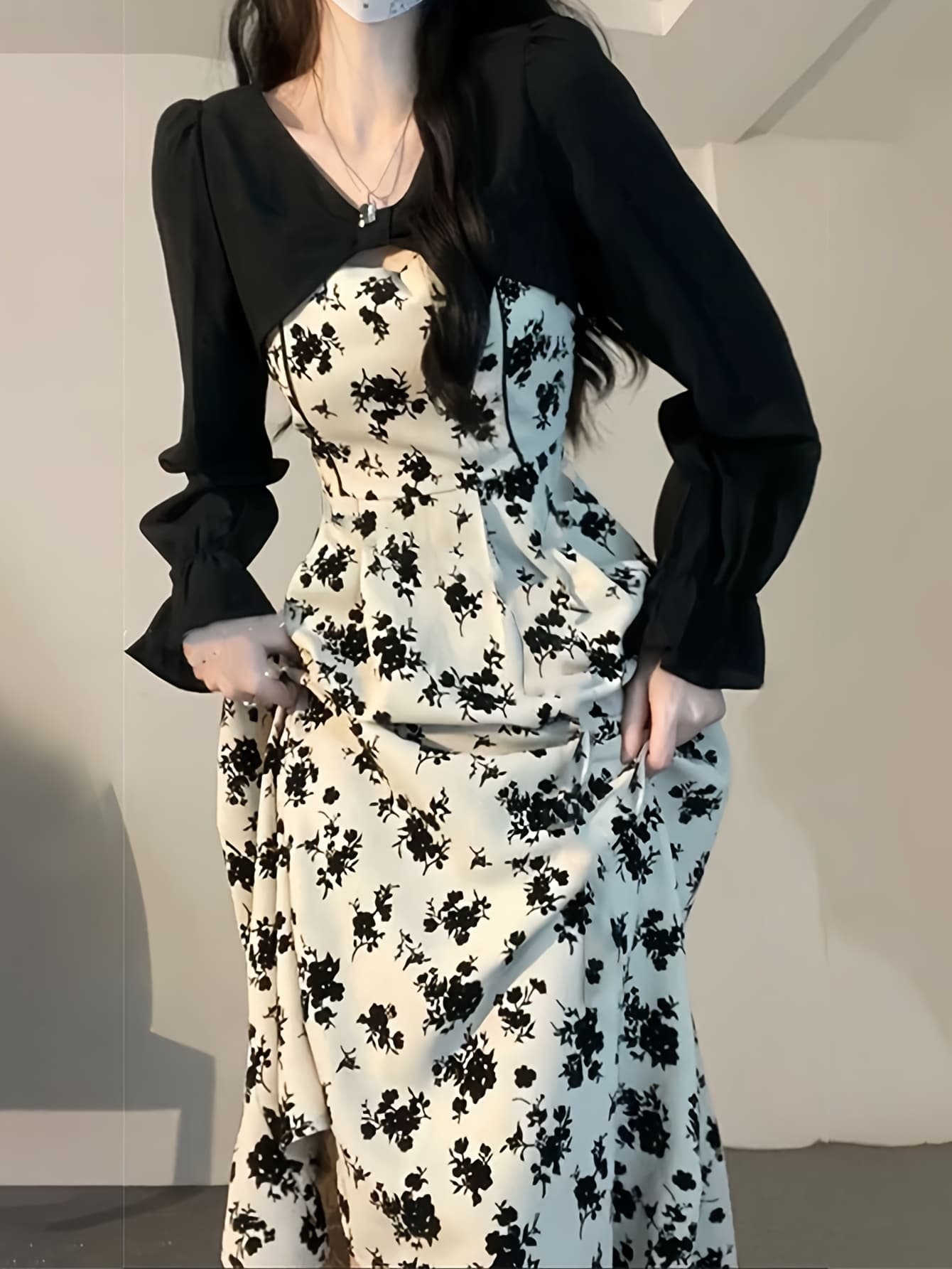 【全店30％OFF引き換え証があり】【成年者好いたらしい】花柄 衣装 ロング うつり変わり お召しもの レディース ロング衣装 マキシワンピ 長袖 重ね着風 花の冠yd風 一本調子 小花柄 A生産ライン 音の大きさ袖 体型押しかぶせる 着痩せ 細押し出し 二の腕押しかぶせる