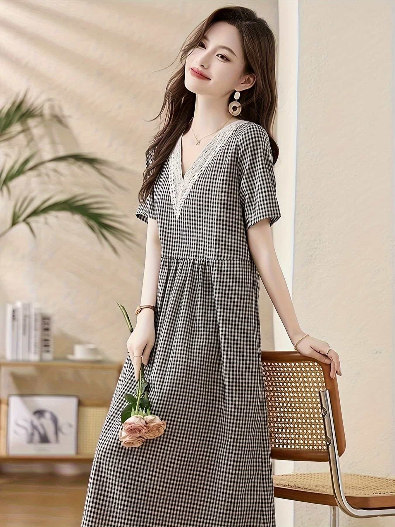 【全店30％OFFクーポンがあり】【大人可愛い】 ギンガムチェック ワンピース レディース Vネック 半袖 Aライン ロングワンピース ロングワンピ チェック柄 レース 切り替え ウエストマーク 体型カバー 着痩せ 細見え ゆったり 楽ちん 透けにく｜大森麗萱