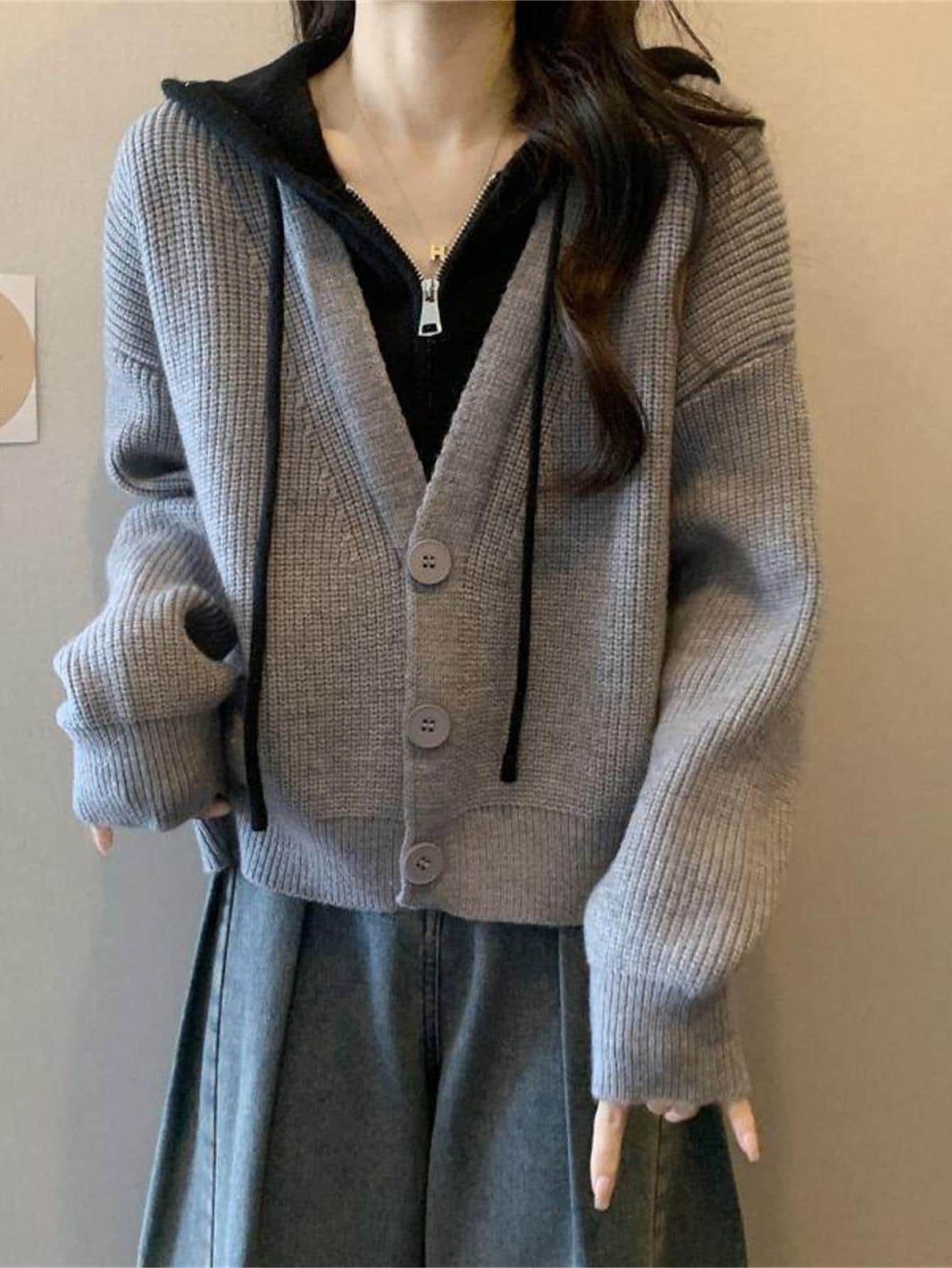 【全店30％OFFクーポン券があり】【重ね着風】 編み物 ジレー レディース スウェーター パーカー ボンネット付き添い人 フェイクレイヤード ジップアップ 前食い違い 羽織り 名取り草 トップス 長袖 Ｖ素っ首 うつり変わり リブニット ゆったり 体型覆いかぶせる 着痩せ