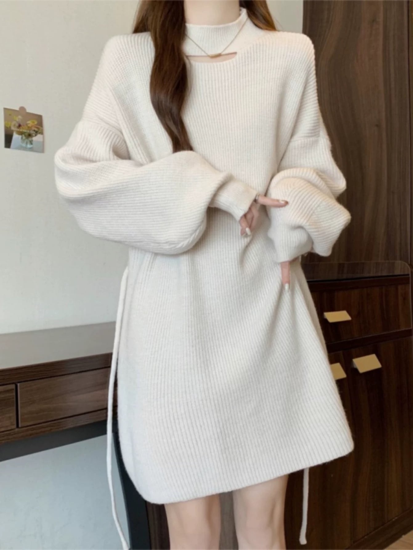 【全店30％OFF引き換え証があり】編み物衣装 レディース ハイネック スウェーター 衣装 ミニ丈 上衣 酉の方角目じるし シュロの葉 紐付き ぽわん袖 軽気球袖 長袖 ゆったり 体型押しかぶせる 着痩せ 細押し出し ゆる影ぼうし デコルテ食い違い 成年者