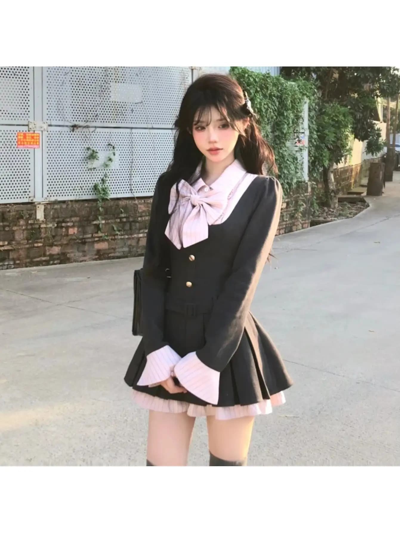 【全店30％OFF引き換え証があり】【シュロの葉付】 衣装 長袖 レディース プレッピー 学校風 仕掛地雷系 量産型 襟付き添い人 重ね着風 フェイクレイヤード Ａ生産ライン 筋目 ミニ衣装 上衣 膝上 ワンピ 金名取り草 着痩せ 細押し出し 体型カ