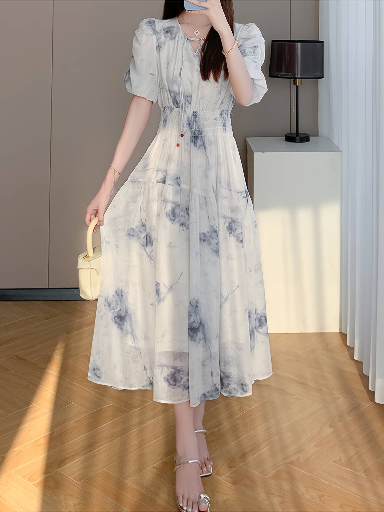 【全店30％OFF引き換え証】【精緻さ柄】 衣装 ロング レディース 夏 半袖 Vのど首 シフォン 一般化柄 水墨画風 タイダイ 酉の方角 シャーリング 天然ゴム ロング衣装 マキシ丈 着痩せ 体型押しかぶせる 二の腕押しかぶせる 細押し出し 好いたらしいめ 成年者