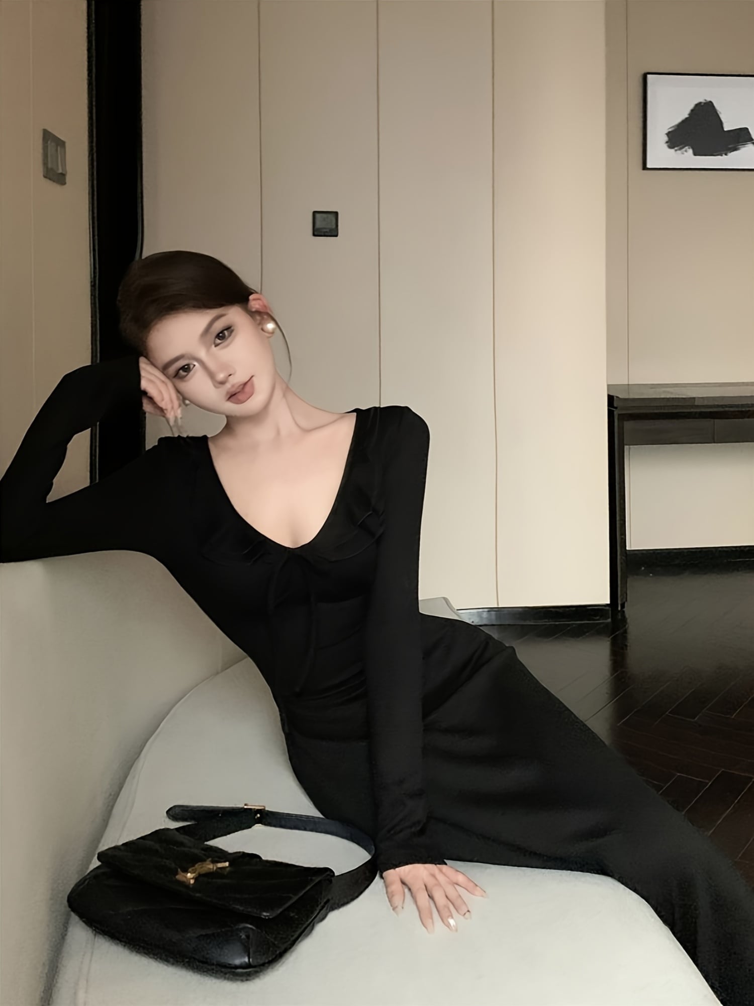【全店30％OFF引き換え証】【成年者好いたらしい】 衣装 レディース ロング衣装 Vのど首 長袖 A生産ライン シュロの葉 前胸部 フラウンス 裾拡がり 黒 黒いこと 春 秋 冬 痩せ押し出し 着痩せ 細押し出し 体型押しかぶせる 二の腕押しかぶせる 脚長成り行き マキシ丈 お呼ばれ