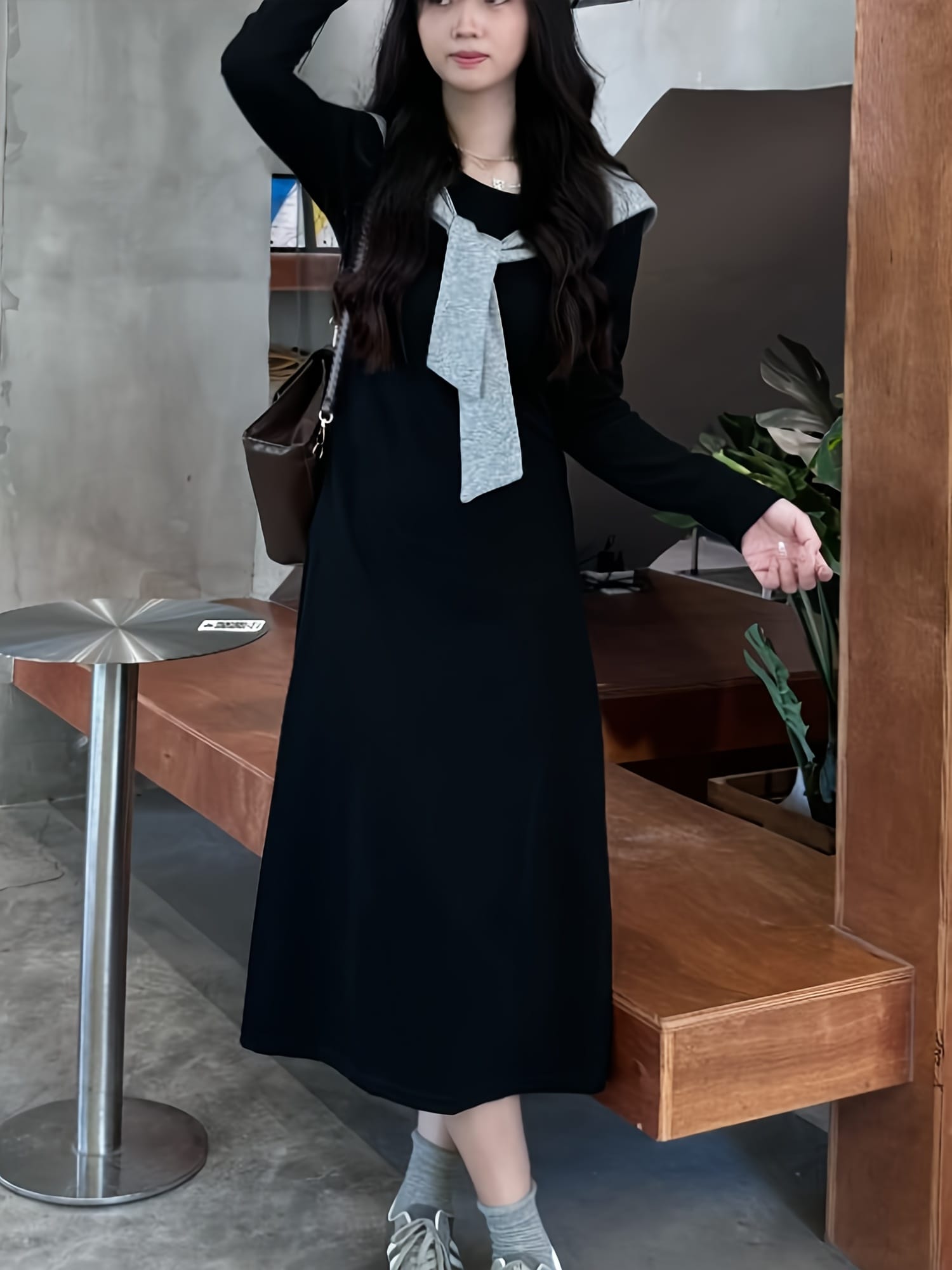 【全店30％OFF引き換え証】【肩かけ風】衣装 レディース ロング衣装 長袖 A生産ライン 黒 黒いこと ミモレ丈 膝下 ひざ下 ワンピ 労働者の一団のど首 体型押しかぶせる 着痩せ 細押し出し 痩せ押し出し 気が大きい大きさ ゆったり たわい無い 秋冬 春 好いたらしいめ カ