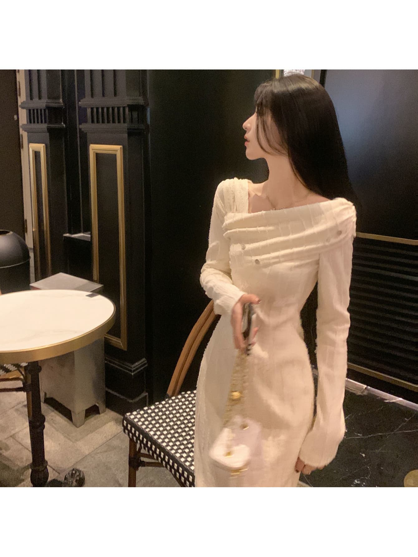 【全店30％OFF引き換え証】【2025新作】衣装 レディース ロング衣装 編み物衣装 長袖 きつい か細い 猪牙のど首 肩出し 非対称 無地 象牙色 好いたらしいめ 成年者好いたらしい 艶っぽい 韓国流行り物 体型押しかぶせる 着痩せ