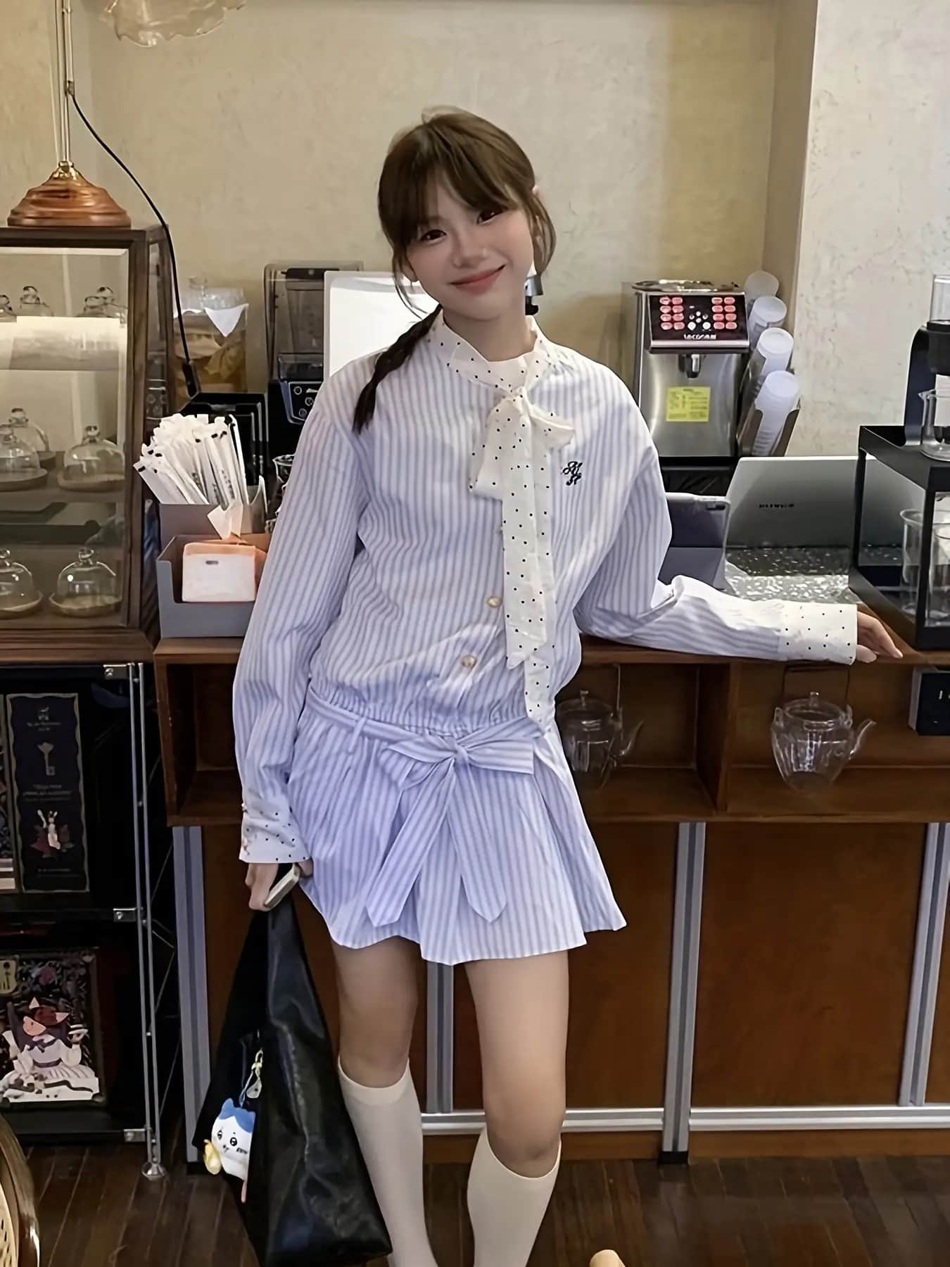 【全店30％OFF引き換え証】プルオーバー衣装 ミニ レディース 洋弓引き分け シュロの葉 縞模様柄 長袖 A生産ライン 衣装 襟付き添い人 上衣 膝上 ミニ丈 トップ ワンピ 韓国流行り物 成年者好いたらしい ガーリー 好いたらしいめ 女子らしい 痩せ押し出し 体