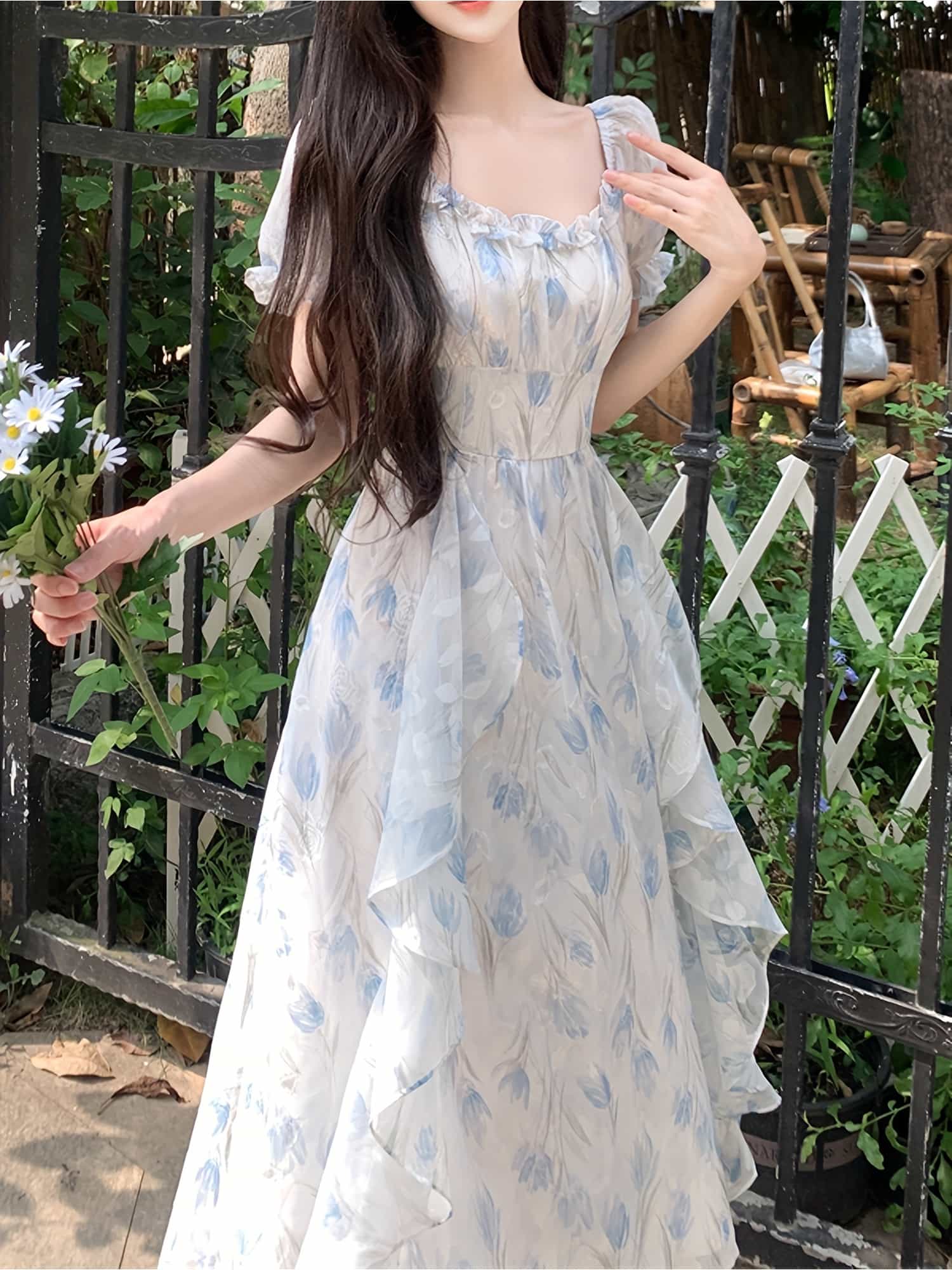 【全店30％OFFクーポン券】【ラメ入り口・入口】衣装 レディース 花柄 ロング衣装 シフォンワンピ 真四角素っ首 フラウンス シャーリング 酉の方角天然ゴム ミモレ丈 半袖 音の大きさ袖 清楚 成年者好いたらしい 女子らしい ジャ差し固める 総柄 体型覆いかぶせる 着痩