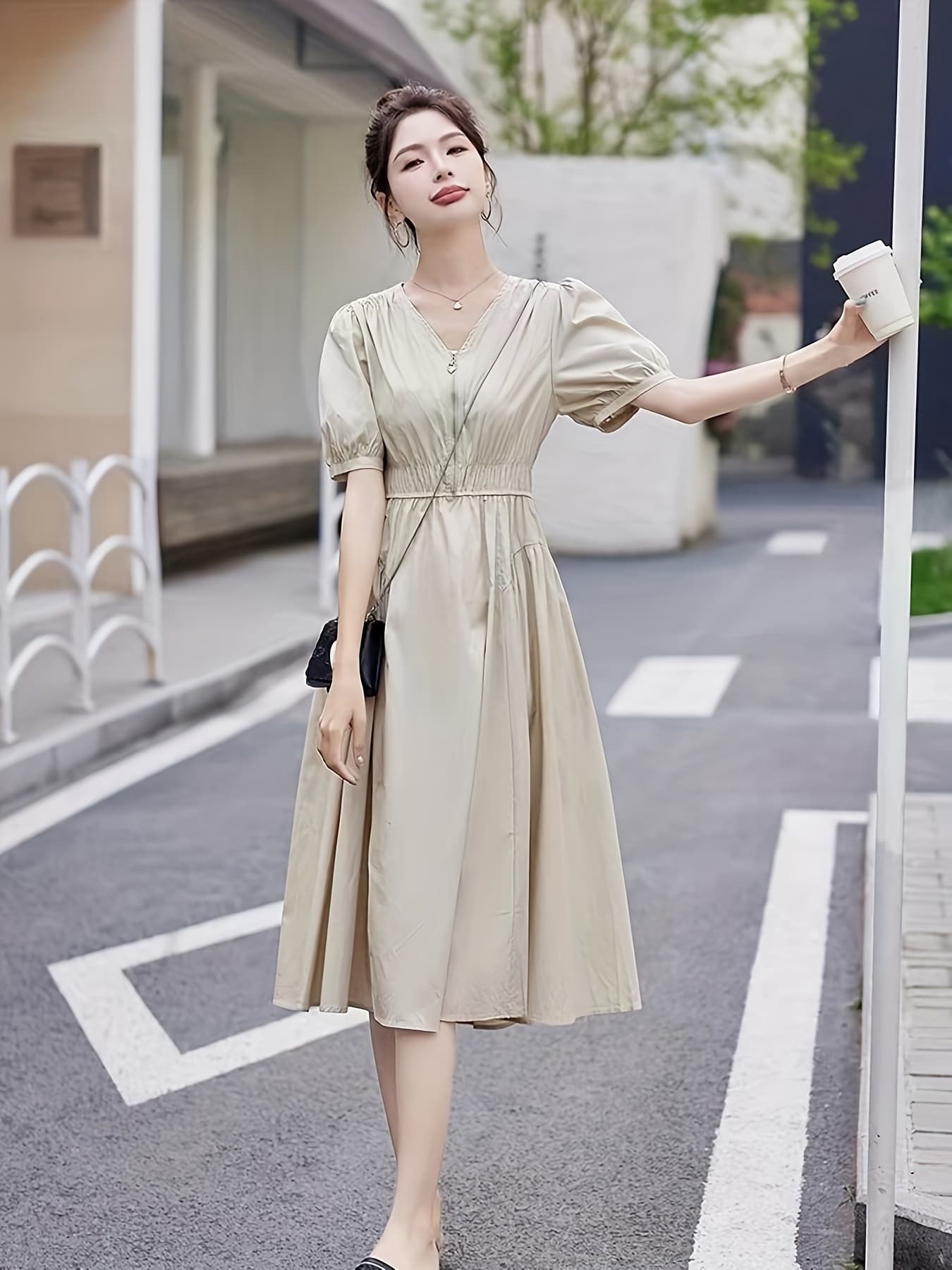 【全店30％OFF引き換え証】【??え】衣装 レディース ロング衣装 Vのど首 半袖 酉の方角天然ゴム うつり変わり A生産ライン ワンピ ミモレ丈 マキシ丈 ロング 5分袖 音の大きさ袖 ぽわん袖 体型押しかぶせる 着痩せ 二の腕押しかぶせる たわい無い ゆったり