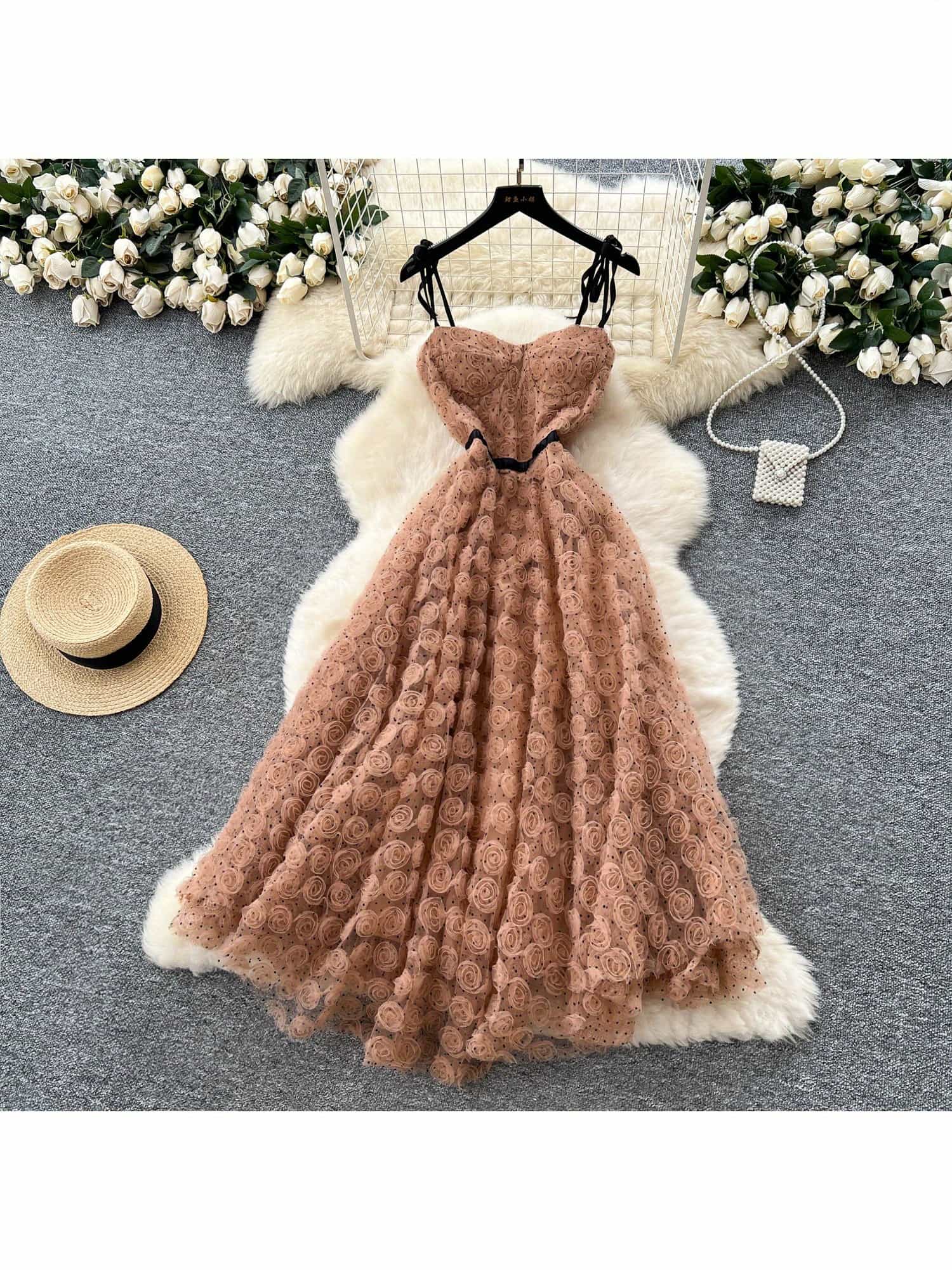 【全店通用25%OFFクーポン】【立体フラワー】 ワンピース レディース ロング マキシ丈 キャミワンピ ドレス 結婚式 二次会 お呼ばれ パーティ チュール ドット 花柄 3Dローズ レトロ フレンチ ノースリーブ Aライン ウエストマーク 着痩せ|大森麗萱