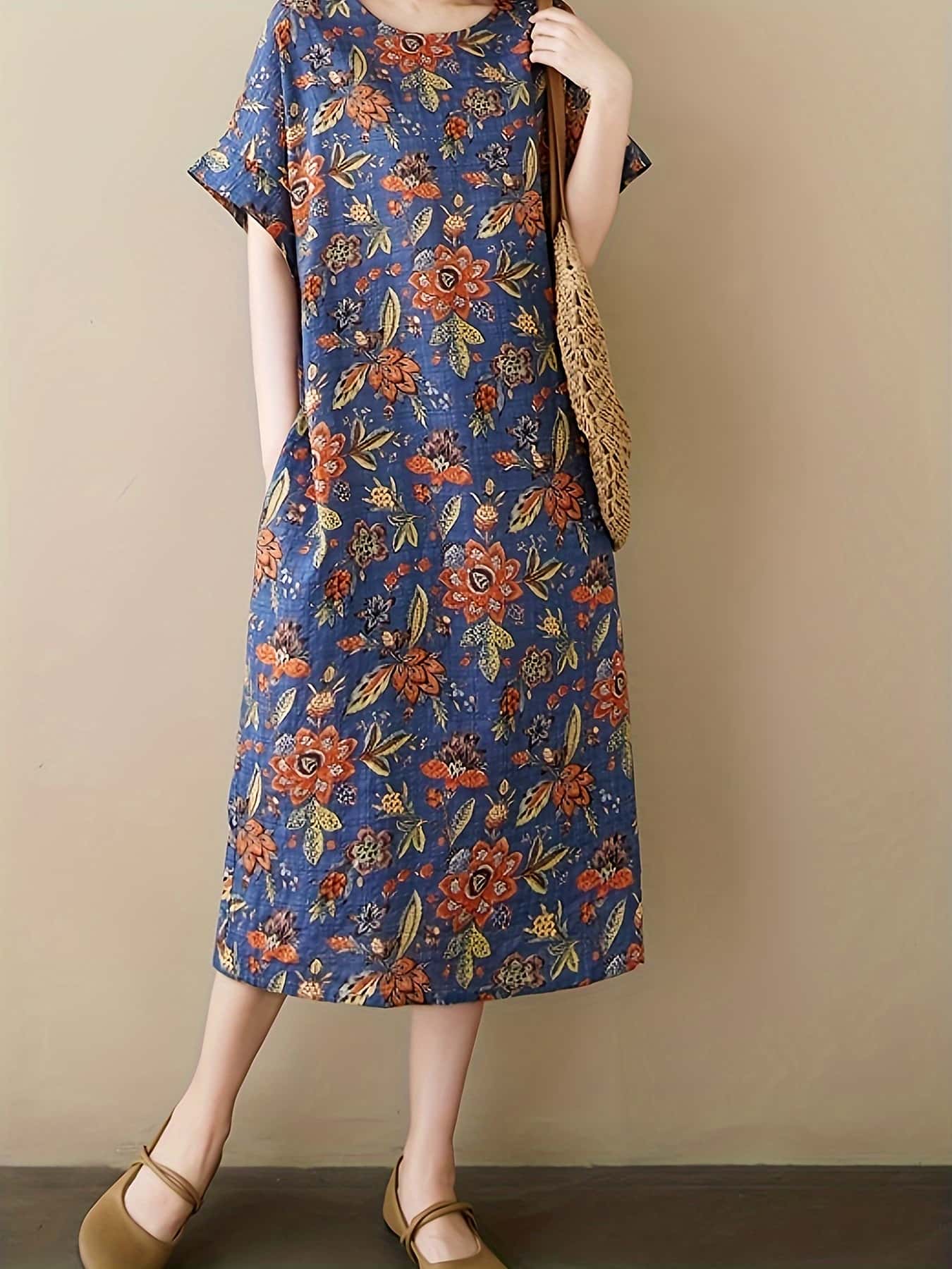 【全店通用25％OFFクーポン】【大人レトロ】 ワンピース 花柄 ロングワンピース レディース 春 夏 半袖 五分袖 リネンタッチ 綿麻混 チュニック ボタニカル柄 総柄 ワンピ ロング丈 ミモレ丈 膝下 丸襟 クルーネック 体型カバー ゆったり 楽｜大森麗萱