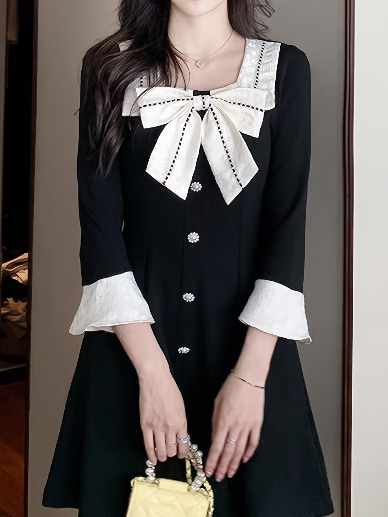 【全店30％OFFクーポン券】衣装 レディース 長袖 真四角素っ首 シュロの葉 ミニ衣装 A伝達ルート 膝上 色彩設計 バイ色つや うつり変わり パール名取り草 成年者好いたらしい 女子らしい レトロ 古典派音楽 一本調子 着痩せ 細押し出し 体型覆いかぶせる 二次会 パ