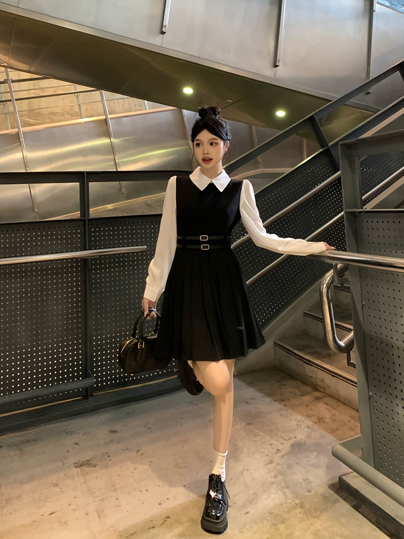 【全店通用25%OFFクーポン】【大人可愛い】ワンピース レディース 重ね着風 フェイクレイヤード 襟付き 長袖 ミニ丈 ショート丈 プリーツ ウエストマーク Aライン 着痩せ 細見え 体型カバー きれいめ カジュアル オフィス 通勤 通学 スクール|大森麗萱