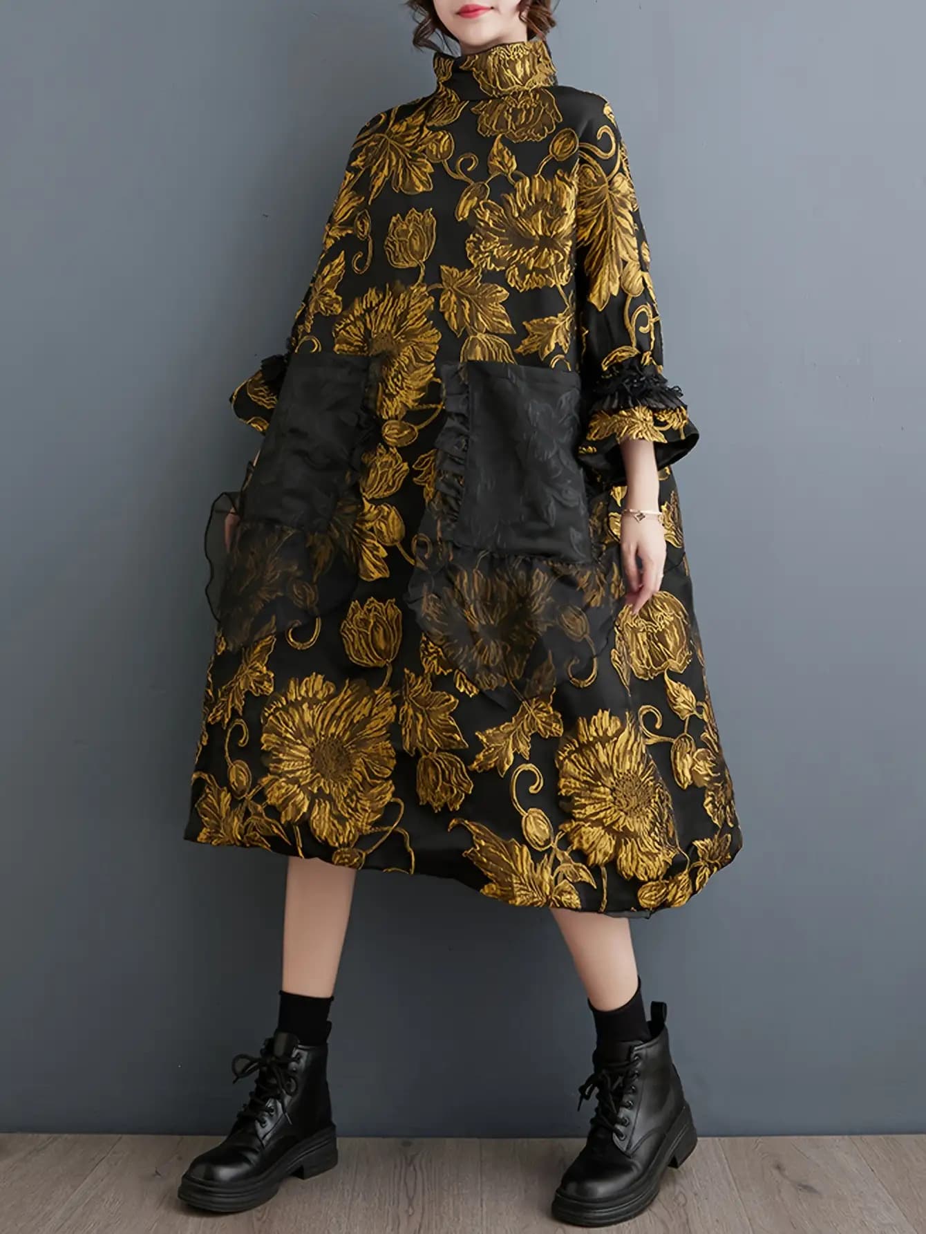 【全店通用25％OFFクーポン】【華やかジャガード】ワンピース ロングワンピース 花柄 向日葵 ハイネック スタンドカラー 長袖 ボリューム袖 フリル 膝下 ミモレ丈 ゆったり 大きいサイズ 体型カバー 着痩せ 細見え 個性的 レトロ 秋 冬 春 大｜大森麗萱