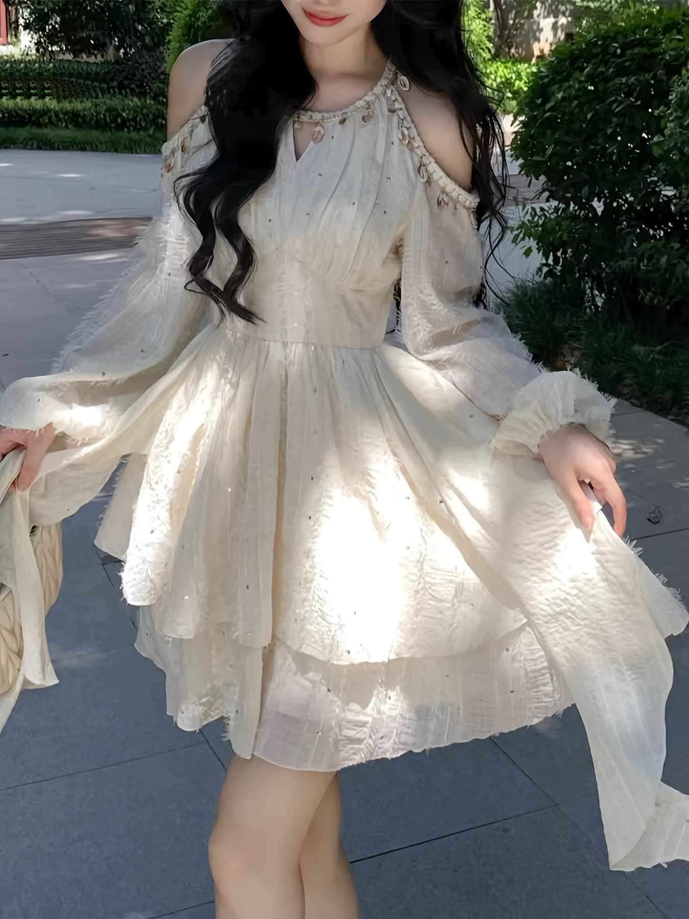 【全店通用25%OFFクーポン】【大人可愛い】 ワンピース レディース 肩出し オープンショルダー ドレス ワンピ 長袖 バルーンスリーブ ボリューム袖 ティアード フリル シフォン風 ウエストマーク Aライン ミニ丈 結婚式 二次会 パーティー お|大森麗萱