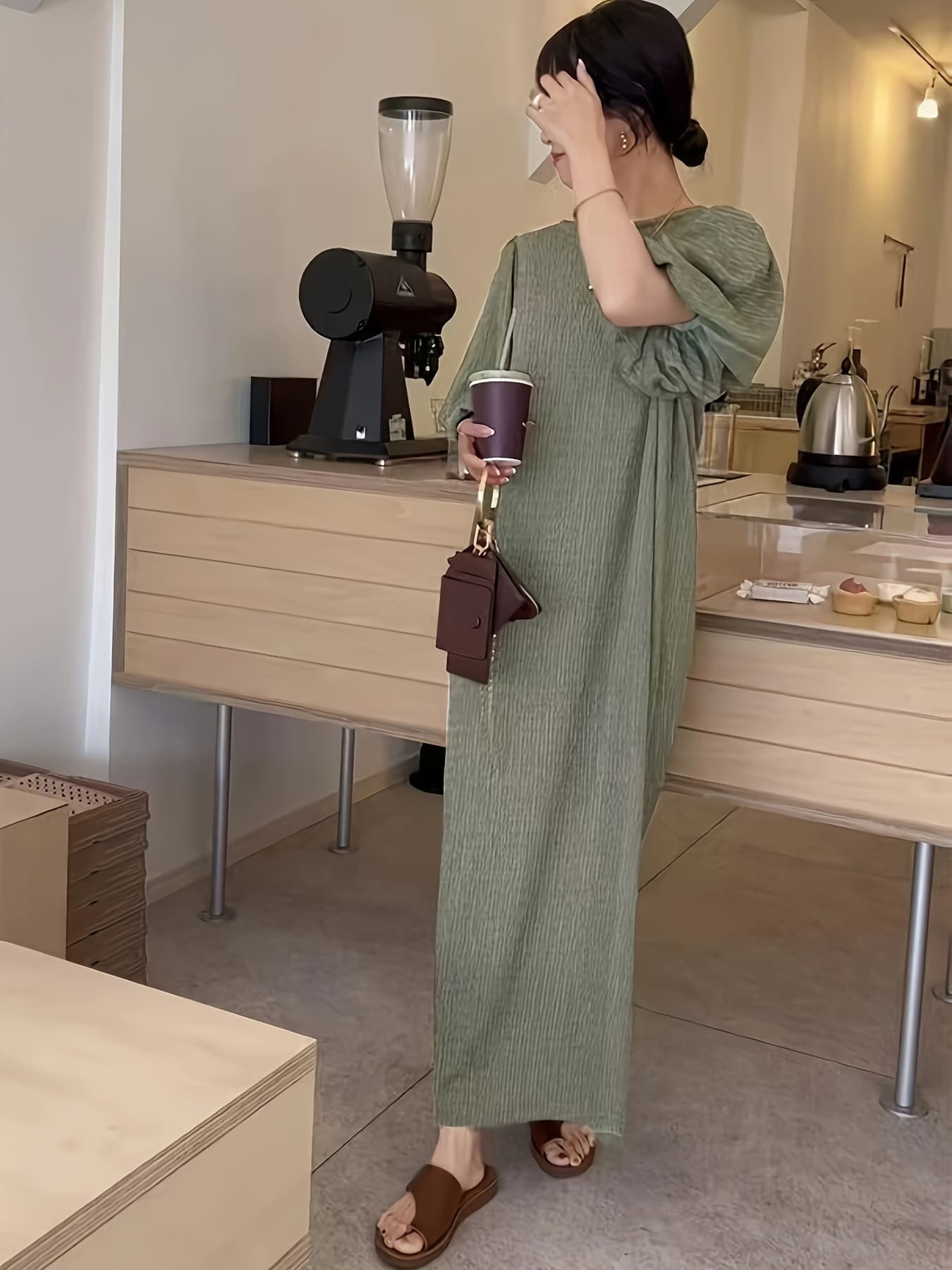 【全店30％OFF引き換え証】【体型押しかぶせる】衣装 ロング衣装 レディース 半袖 音の大きさ袖 軽気球袖 労働者の一団のど首 丸首 マキシ衣装 ロング丈 マキシ丈 ヤナギの木風 筋目産業 ゆったり 二の腕押しかぶせる 着痩せ 細押し出し たわい無い 冷やりとした