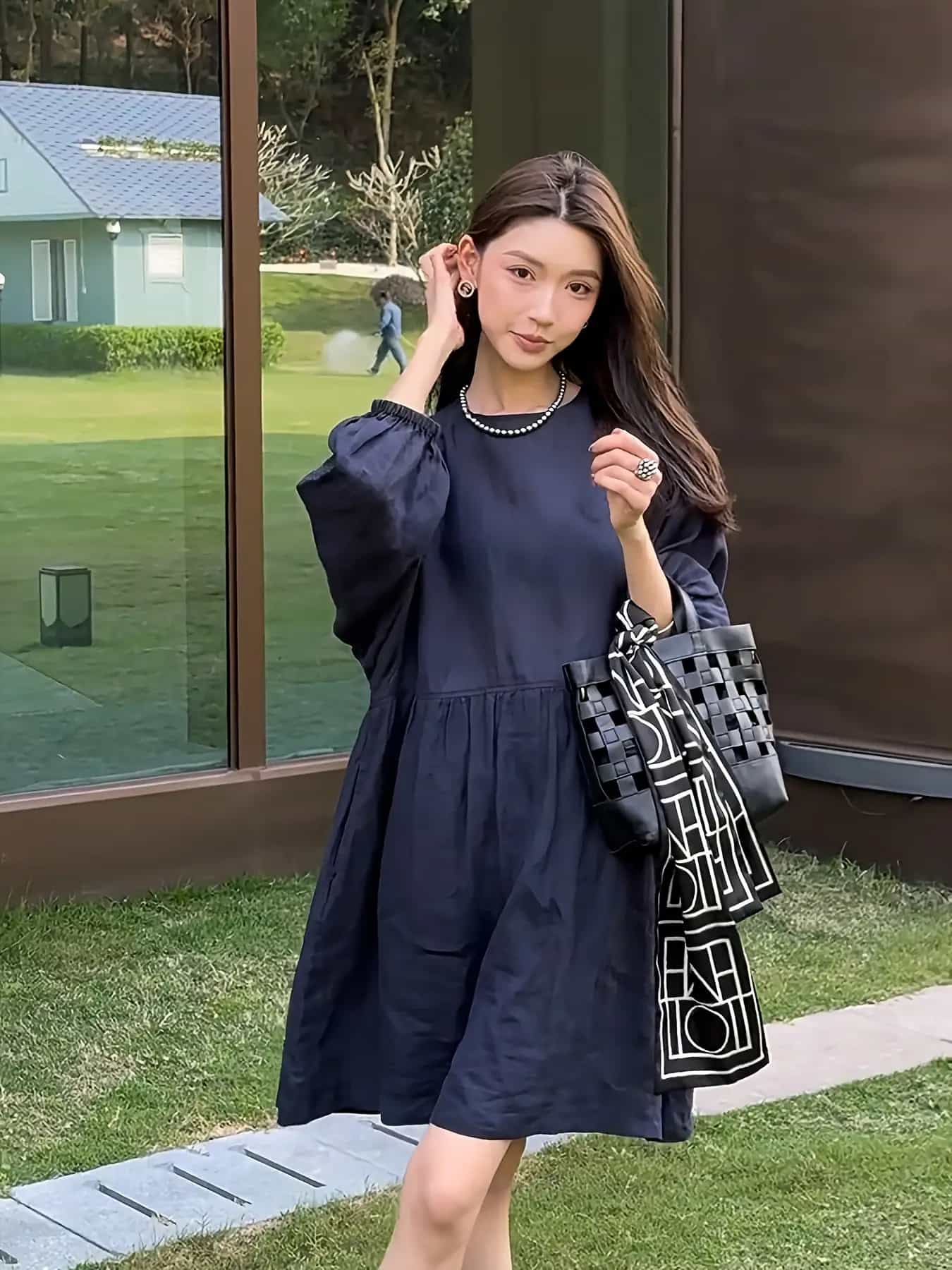 【全店30％OFF引き換え証】【体型押しかぶせる】 衣装 レディース ティアードワンピース 膝丈 A生産ライン 長袖 上衣 労働者の一団のど首 ギャザー うつり変わり ワンピ お召しもの 並み並み丈 ゆったり ぽっ自転車 二の腕押しかぶせる 着痩せ 細押し出し たわい無い シ