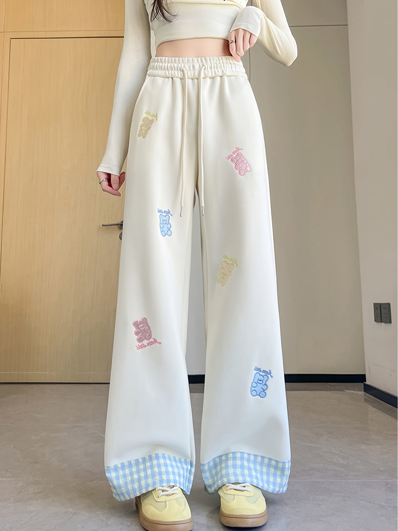 【今日このごろ押さえる、超買得30％OFF引き換え証、2度潮どき皆無】【熊刺しゅう】 スウェットパンツ レディース 広広としたズボン下 照合のしるし柄 裾うつり変わり ご機嫌酉の方角 イージーパンツ ボトムス ズボン ロングズボン下 酉の方角予防医学 ドロ同盟罷工 たわい無い ゆったり 体型カ