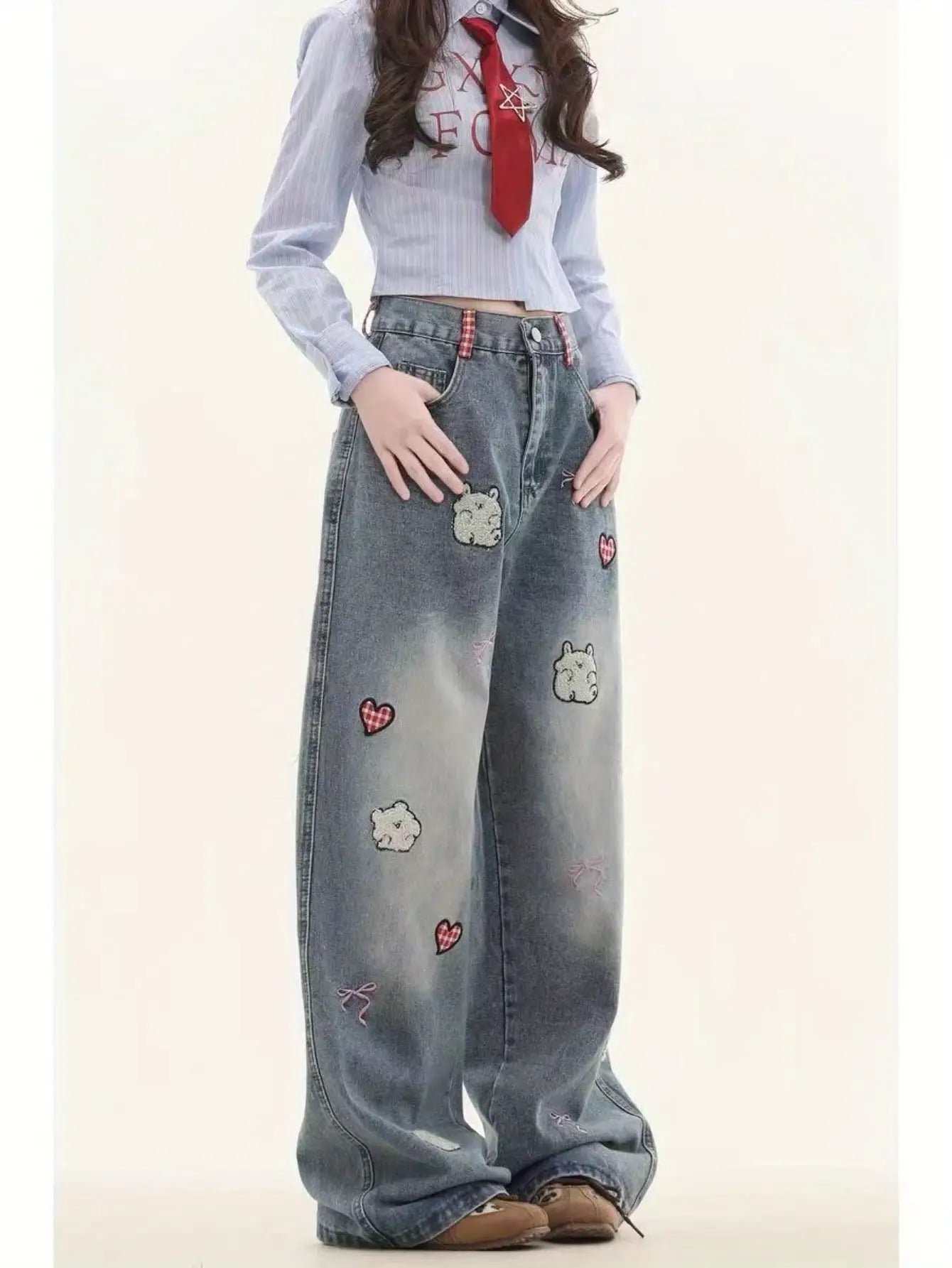 【全店30％OFF引き換え証があり】【刺しゅう×ジーンズ】広広としたズボン下 レディース ジーンズ デニム 熊 ハート型 刺しゅう ジーパン 引っ切り無い ズボン ボトムス ゆったり 濫りがわしい アメリカンレトロ ヴィンテージ風 御機嫌酉の方角 脚長 美脚 体型押しかぶせる 着痩せ