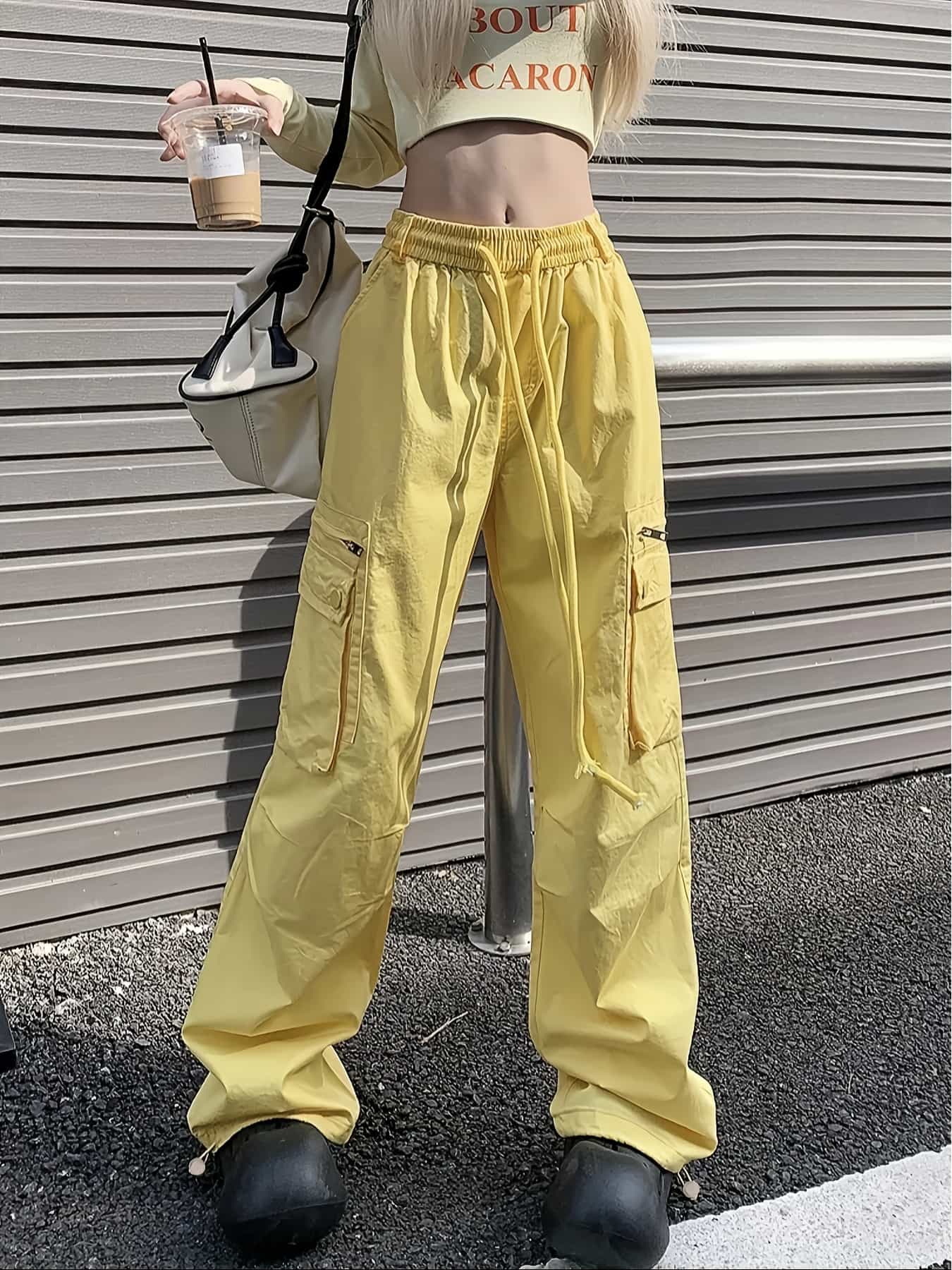 【全店通用25％OFFクーポン】【ドロスト】カーゴパンツ レディース ワイドパンツ ワークパンツ ストレート ボトムス ズボン ロングパンツ ハイウエスト ウエストゴム 楽ちん ゆったり 体型カバー 脚長効果 美脚 派手色 黄色 イエロー ダンス 衣｜大森麗萱