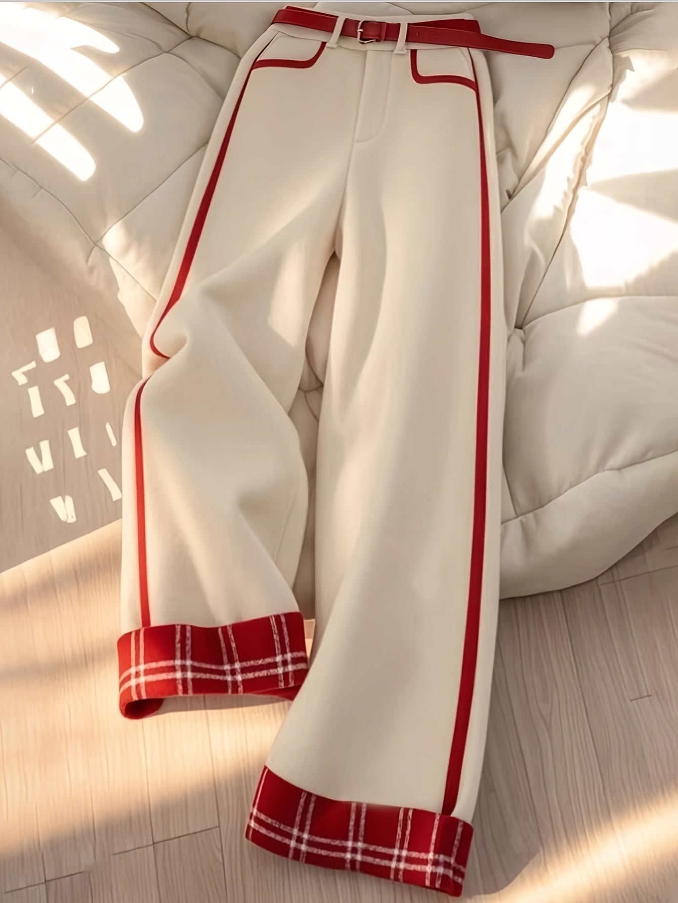 【全店通用25%OFFクーポン】【ベルト付】 ワイドパンツ レディース 配色 バイカラー サイドライン 裾チェック スラックス ズボン 美脚 脚長効果 体型カバー 着痩せ 楽ちん 洗える シワ防止 クリスマス パーティー デート お出かけ 秋冬春 白|大森麗萱