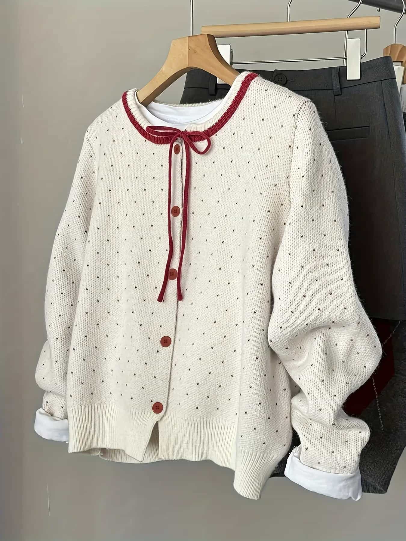 【今日このごろ押さえる、超買得30％OFF引き換え証、2度潮どき皆無】【成年者好いたらしい】ジレー レディース 編み物 プルオーバー シュロの葉 一点柄 水玉 トップス 丸襟 労働者の一団のど首 前くい違い 名取り草 羽織り 長袖 ゆったり ビッグ影ぼうし 体型取りまかなう 二の腕河馬