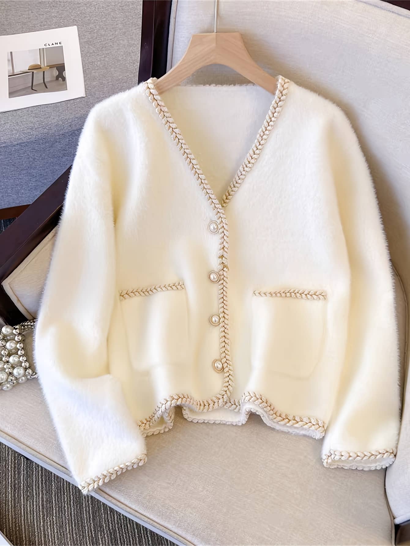 【今日このごろ押さえる、超買得30％OFFクーポン券、2度汐合い絶無】【シャギーニット】 ジレー レディース 秋冬 パール名取り草 Ｖ素っ首 朦々たる 編み物ジレー 編み物 トップス アウター 長袖 前食い違い 衣嚢 パイピング もこもこ ふわふわ 生あたたかい