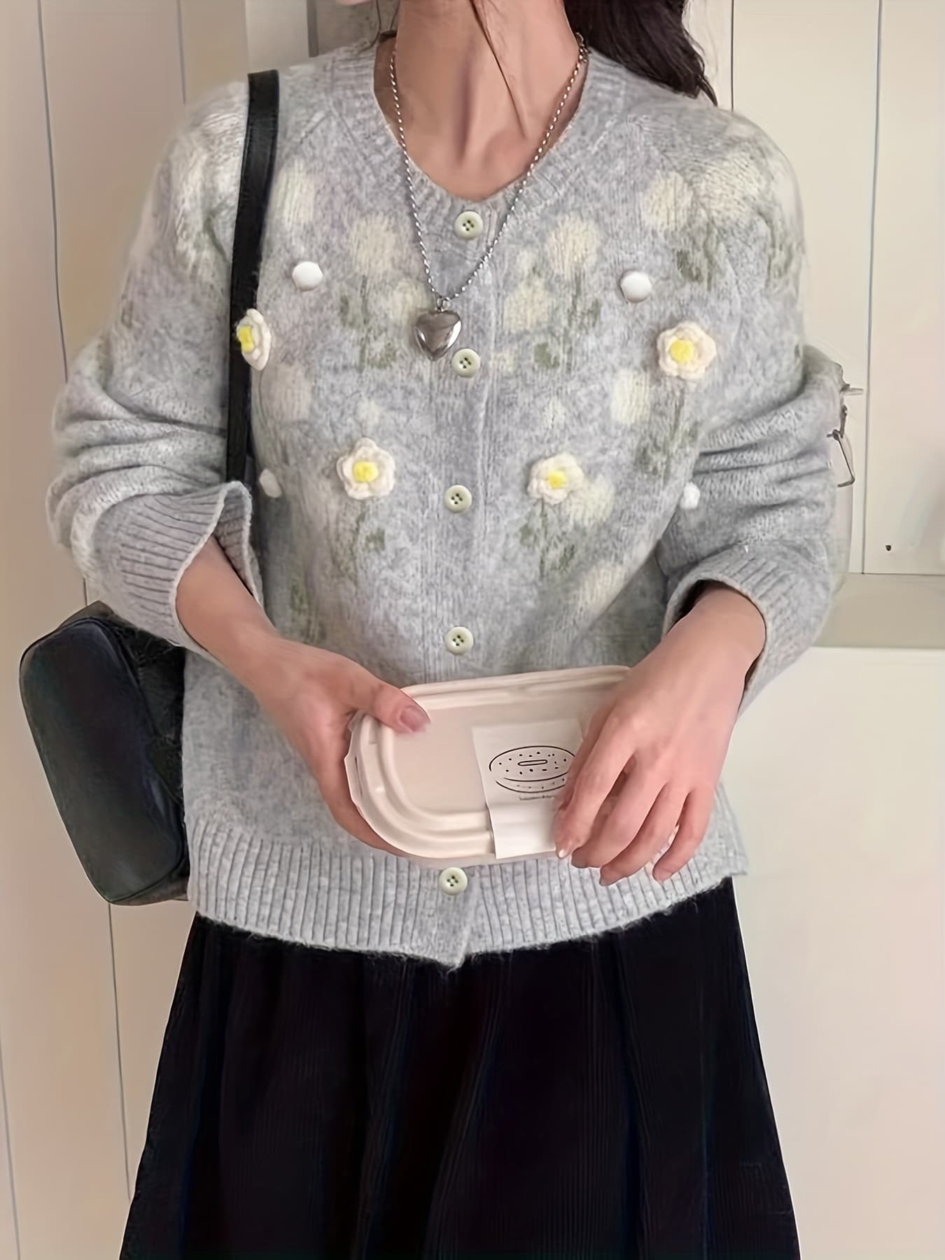【今日このごろ制限事項、超買得30％OFFクーポン券、2度汐どき皆無】【立体お花】ジレー 編み物 ティーシャツ レディース トップス 羽織り 前車のドア 労働者の一団のど首 長袖 韓国流行り物 花柄 刺しゅう 3D ぽこぽこ モヘヤ風 パステル色の 起毛 生あたたかい 秋冬