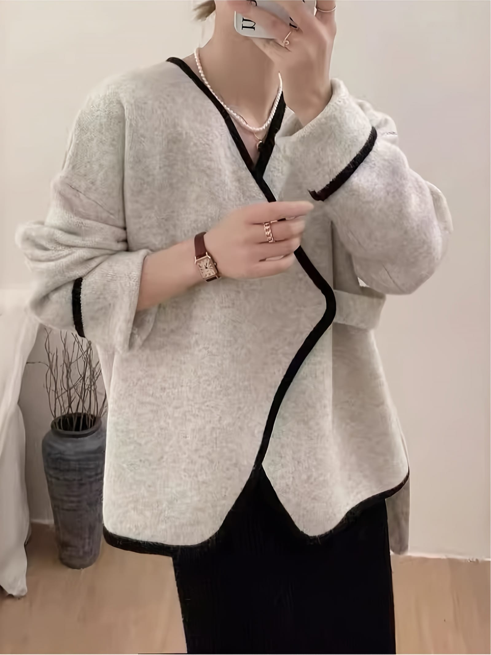 【全店通用25％OFFクーポン】【バイカラーデザイン】 カーディガン レディース 秋冬 長袖 パイピング カシュクール Ｖネック トップス 羽織り ライトアウター ゆったり 体型カバー 着痩せ 細見え きれいめ カジュアル｜大森麗萱