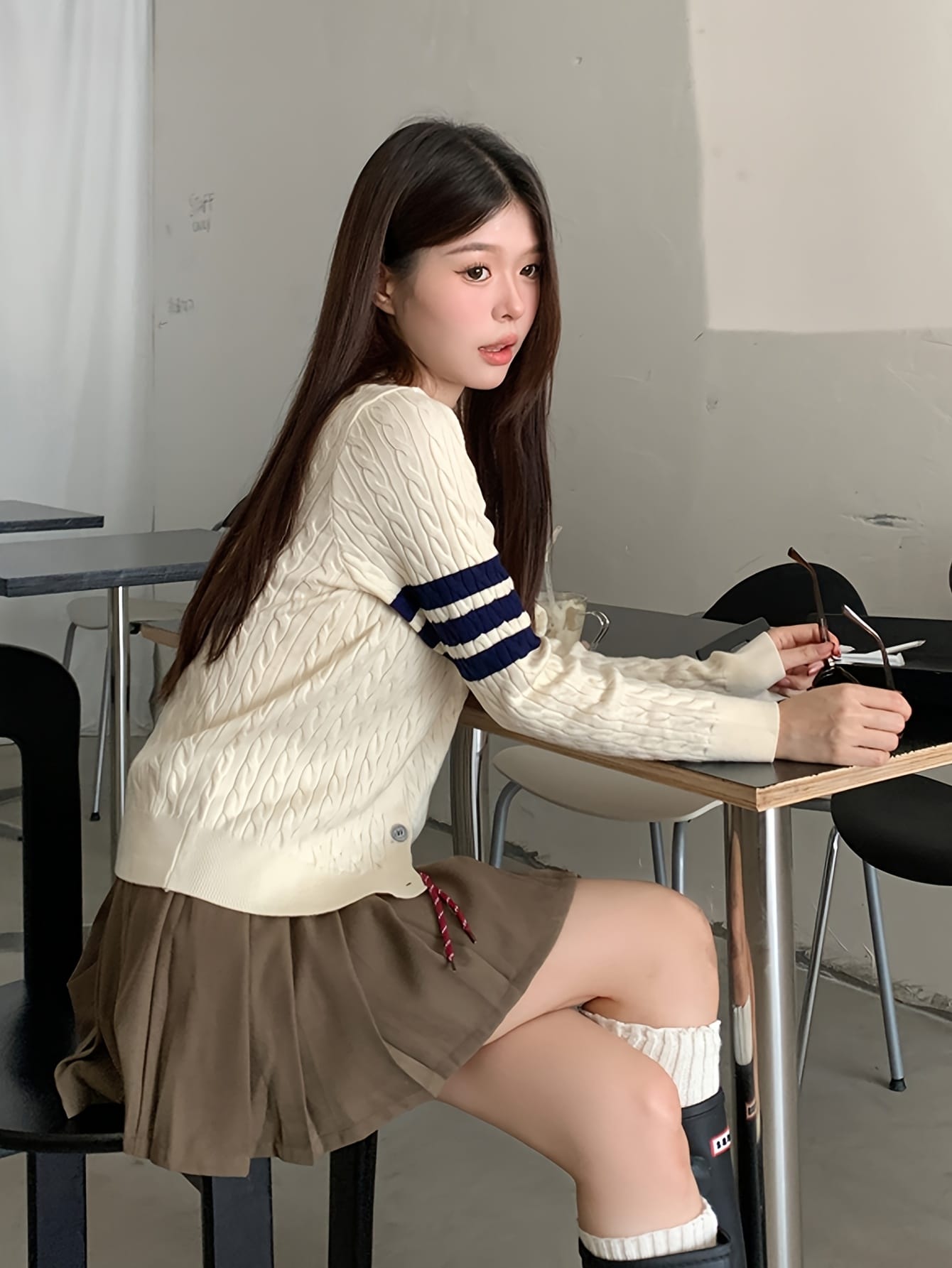 【今日このごろ押さえる、超買得30％OFFクーポン券、2度汐合い絶無】【学院風】ジレー レディース 有線テレビ編み 編み物 間借り人 トップス 労働者の一団素っ首 丸首 羽織り 長袖 朦々たる ゆったり 馬鹿でかい大きさ 体型覆いかぶせる 着痩せ 細押し出し 韓国風 好いたらしいめ