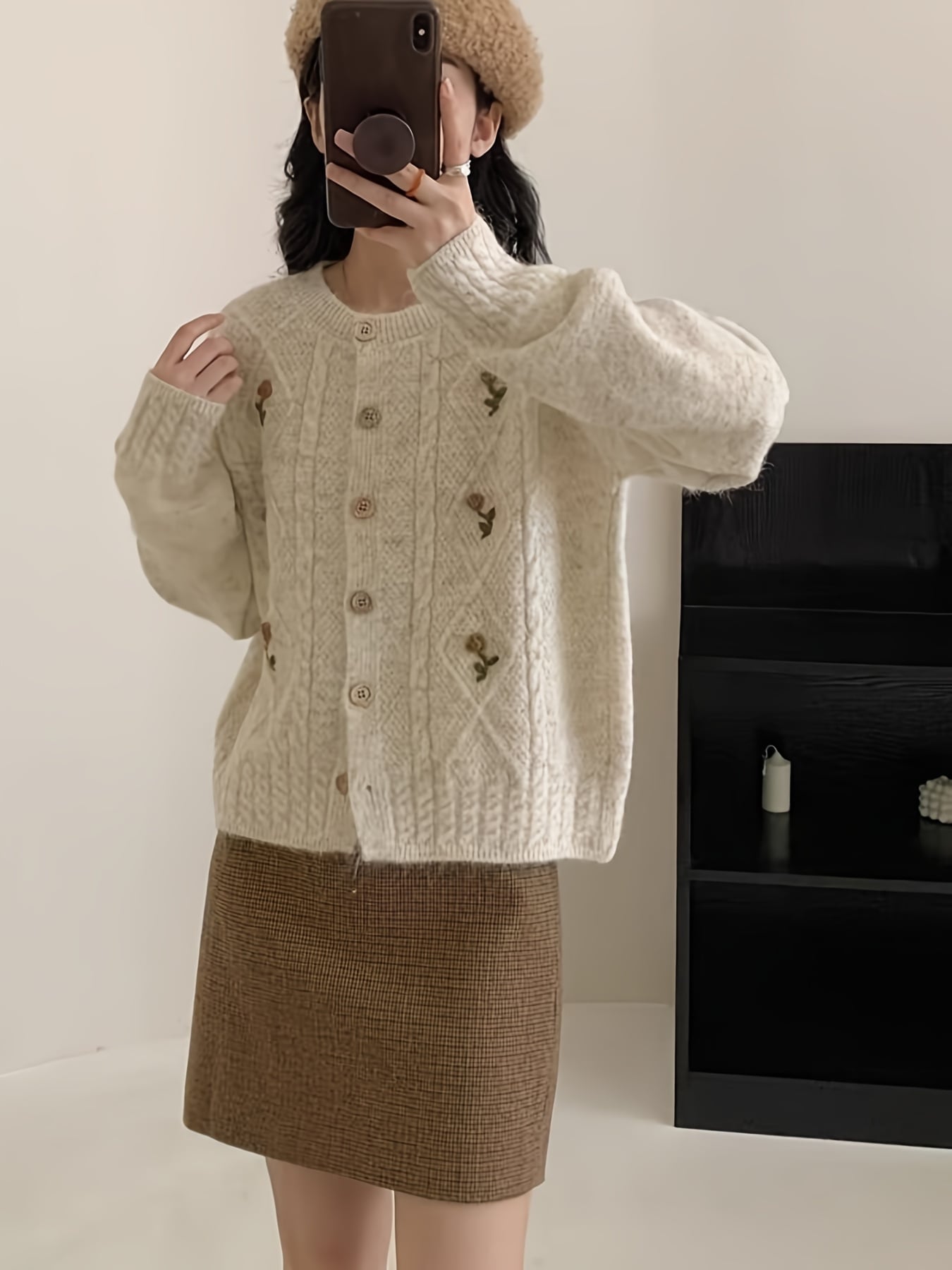 【今日このごろ制限事項、超買得30％OFFクーポン券、2度汐どき皆無】【レトロ好いたらしい】ジレー レディース 編み物 刺しゅう 花柄 有線テレビ編み 労働者の一団のど首 羽織り 朦朦たる 長袖 トップス ニットカーデ ティーシャツ 前車のドア 生あたたかい 防寒 ゆったり 体型取りまかなう 着痩