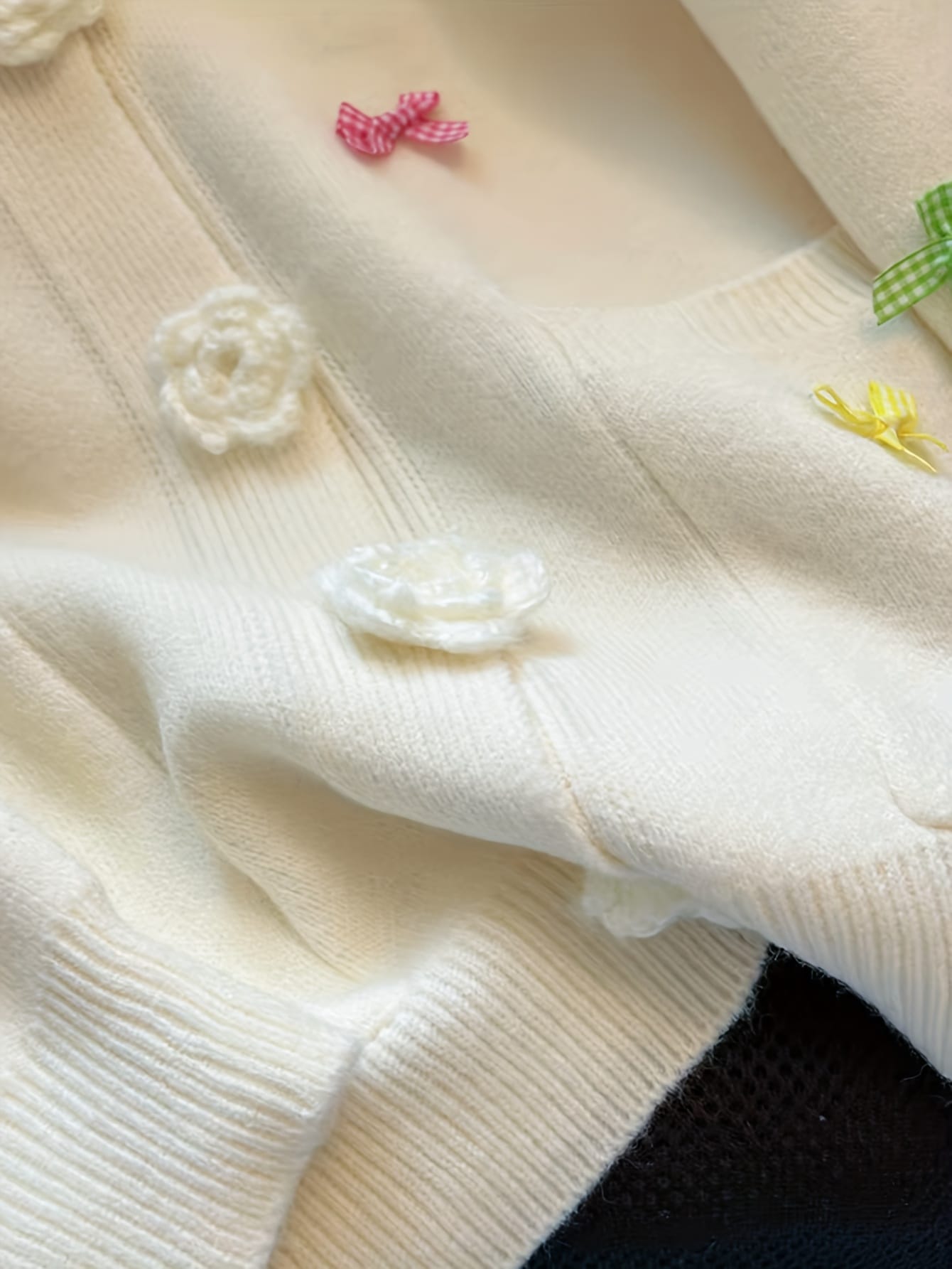 【全店通用25%OFFクーポン】【大人可愛い】 カーディガン ニット レディース 羽織り トップス セーター 花 モチーフ リボン 立体 フラワー 3D 刺繍 ギンガムチェック 前開き 長袖 暖かい あったか 防寒 厚手 重|大森麗萱