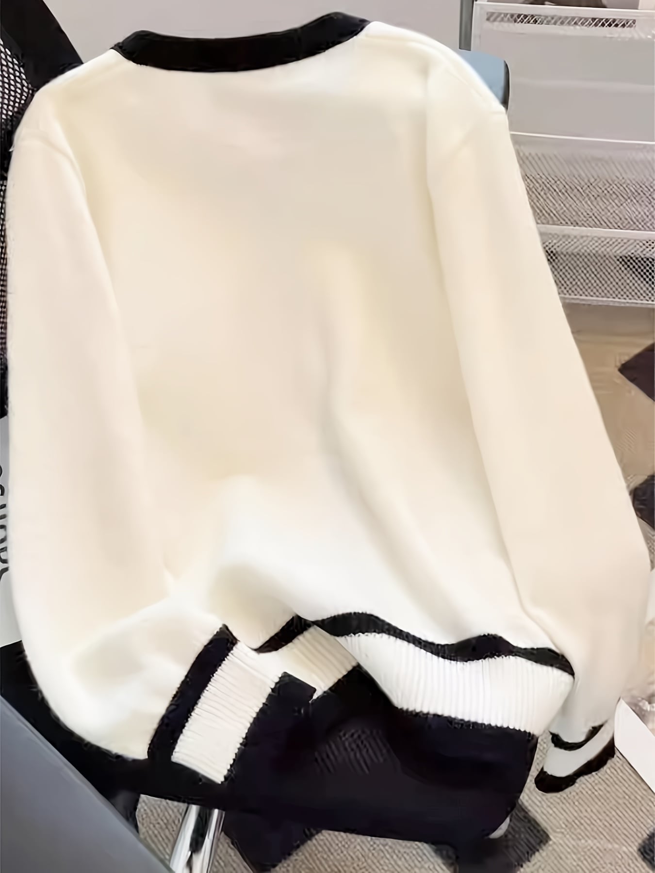 【全店通用25%OFFクーポン】【バイカラー配色】 カーディガン レディース ニット セーター トップス Vネック 配色 ライン 長袖 羽織り 前開き 韓国 服 大人可愛い きれいめ オフィス 通勤 OL カジュアル デート|大森麗萱