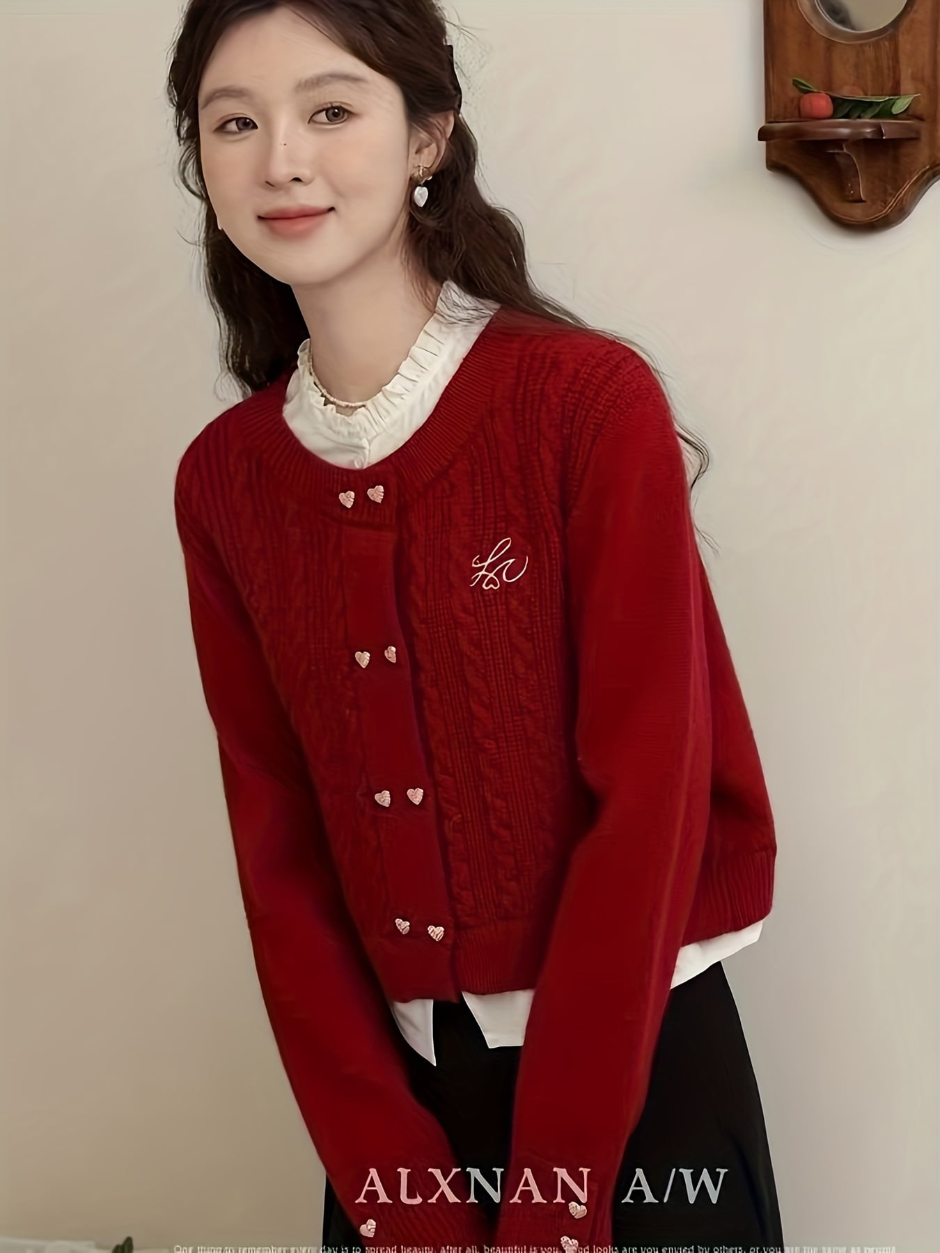 【全店通用25％OFFクーポン】【レイヤード風】ニット カーディガン レディース 襟付き セーター 重ね着風 トップス ブラウス風 フリル ケーブル編み 長袖 ハート ボタン 刺繍 暖かい 柔らかい プルオーバー カジュアル｜大森麗萱