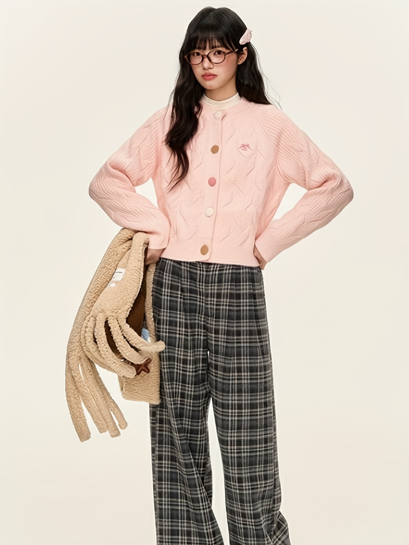 【全店通用25%OFFクーポン】【大人可愛い】カーディガン レディース ニット セーター ケーブル編み ショート丈 クルーネック 丸首 刺繍 ワンポイント カラフルボタン 羽織り 長袖 ラグランスリーブ トップス 前開き 伸|大森麗萱