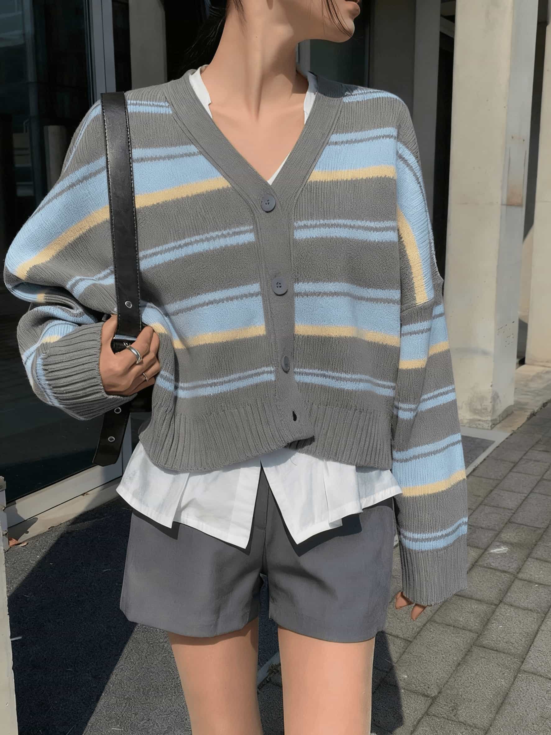 【今日このごろ制限事項、超買得30％OFF引き換え証、2度潮合い皆無】【レトロボーダー】編み物 ジレー レディース Vのど首 スウェーター 羽織り 長袖 前食い違い 色彩設計 縞模様 縞々 しましま ゆったり 厚地の外套大きさ 韓国流行り物 成年者好いたらしい カジュア