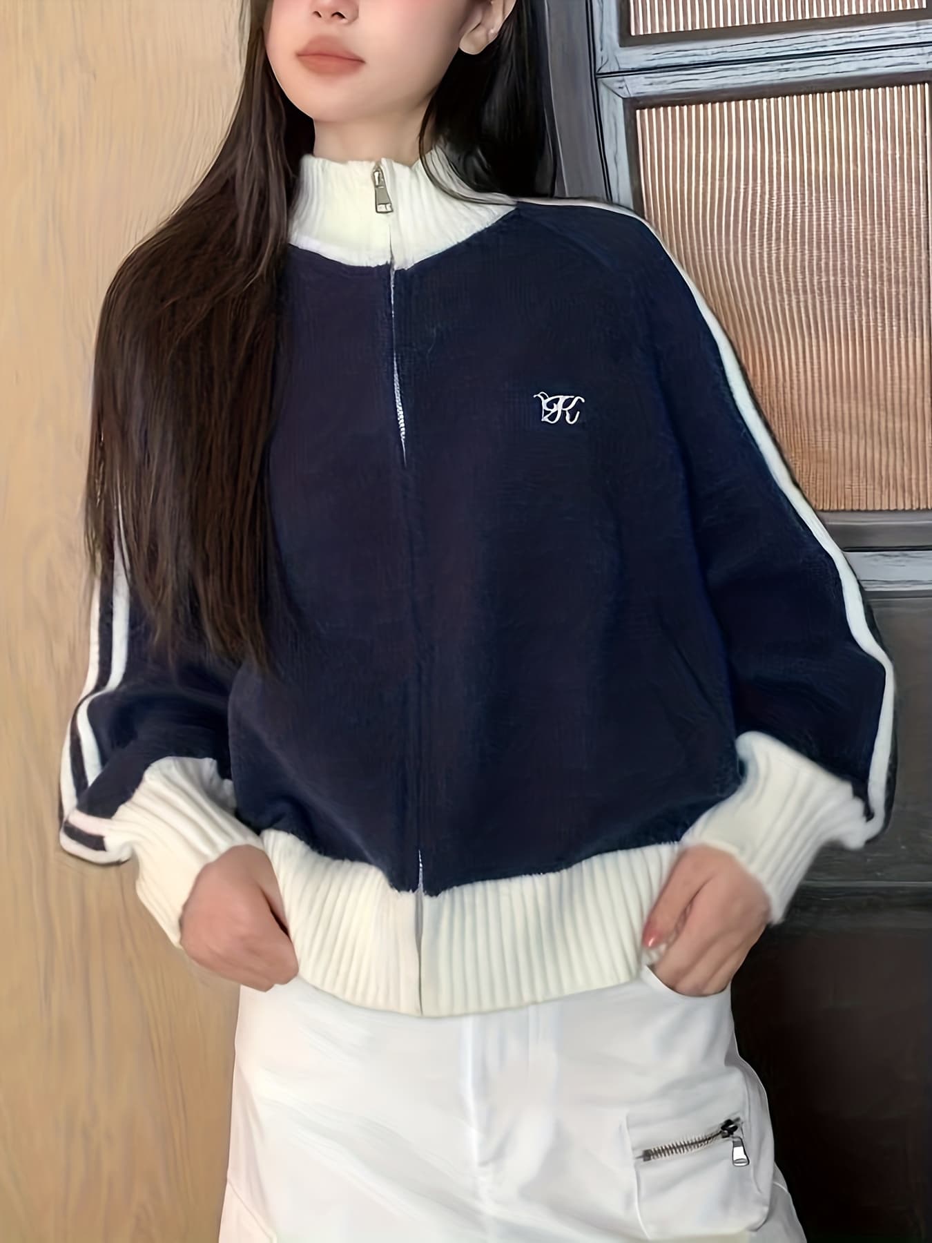 【全店通用25％OFFクーポン】【配色デザイン】ニットジャケット レディース ジップアップ カーディガン ハイネック スタンドカラー バイカラー アメカジ スタジャン風 ブルゾン ジャンパー トップス 長袖 羽織り セーター｜大森麗萱 8,560円
