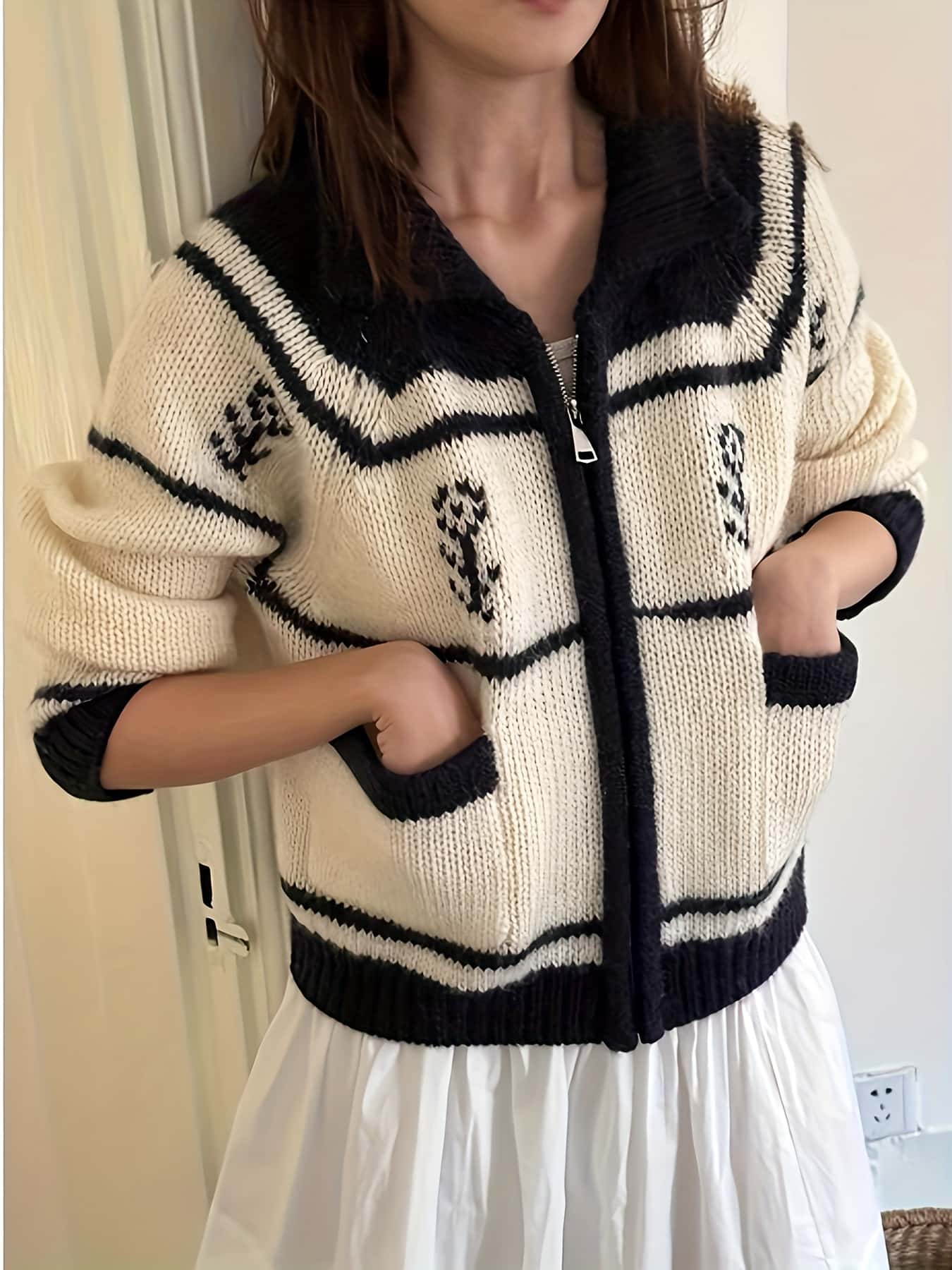 【全店30％OFF引き換え証があり】【小顔魅せ】編み物上衣 レディース ジップアップ ジレー 編み物 朦々たる アウター 一本調子 ジャかばい立て 幾何学学柄 秋冬 襟付き添い人 スウェーター 羽織り トップス ゆったり 体型押しかぶせる 着痩せ 成年者好いたらしい きれ
